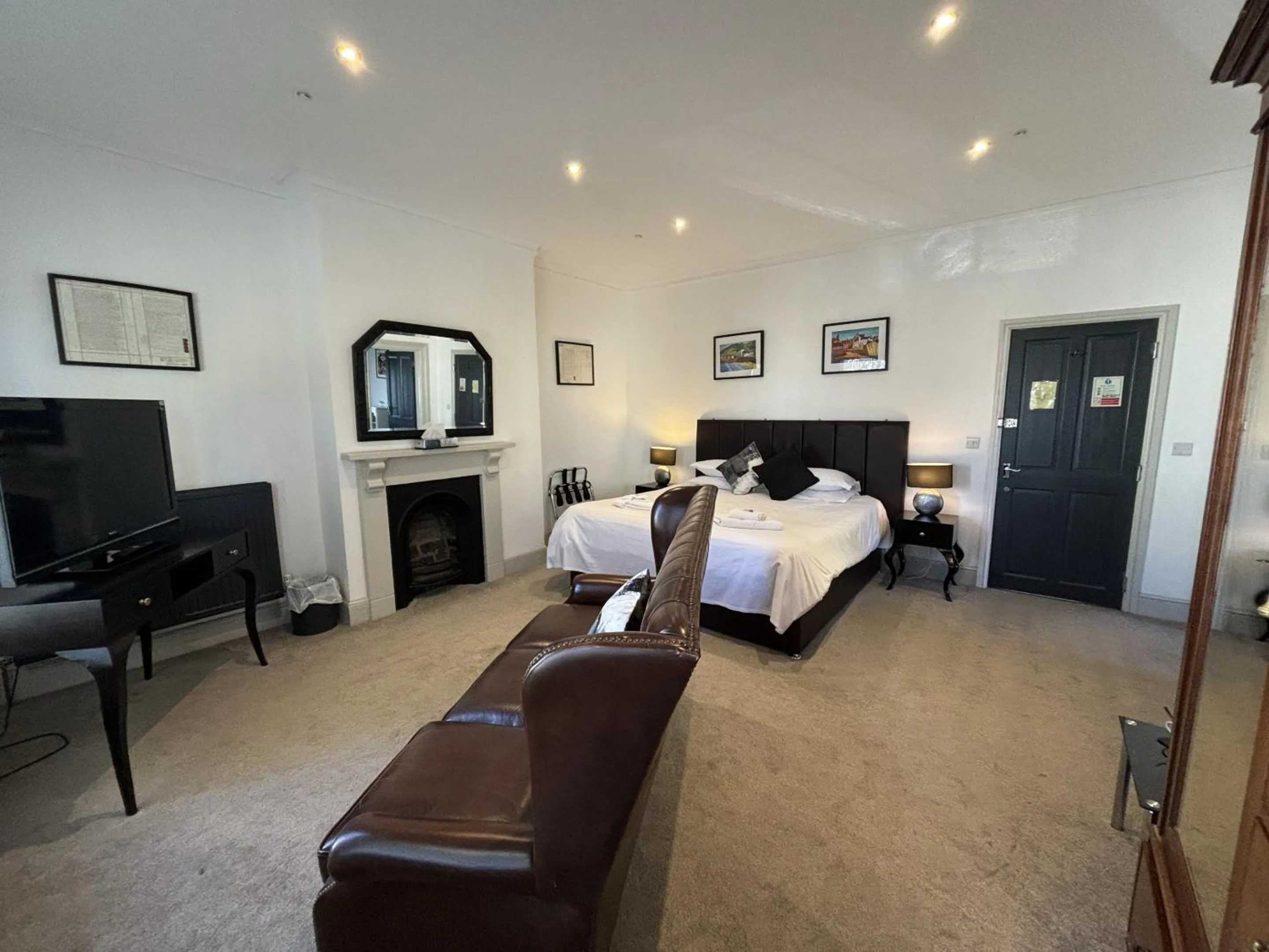 Bedroom, Bed in The Chapel House