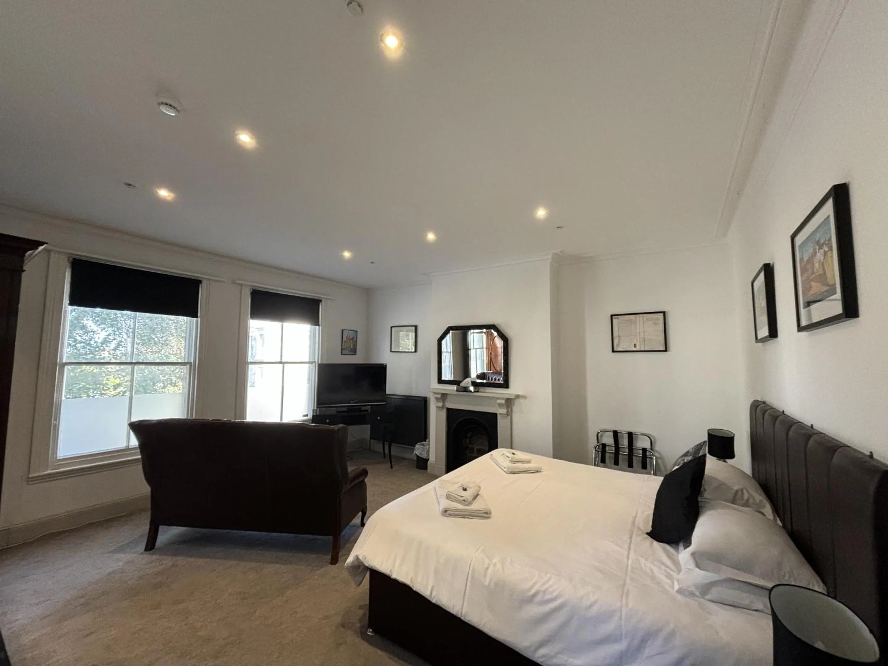 Bedroom, Bed in The Chapel House