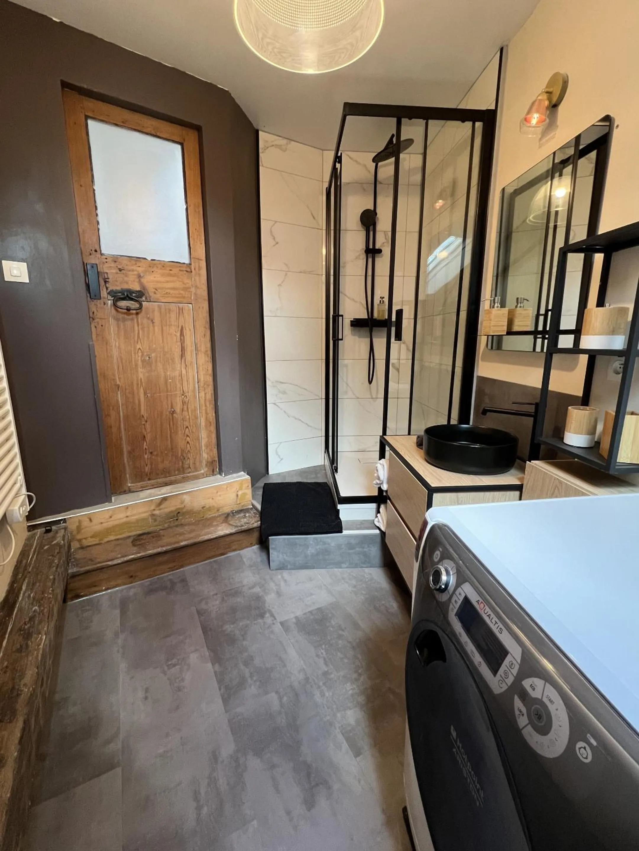 Bathroom, Bed in La Fabrique - Les Loges Normandes