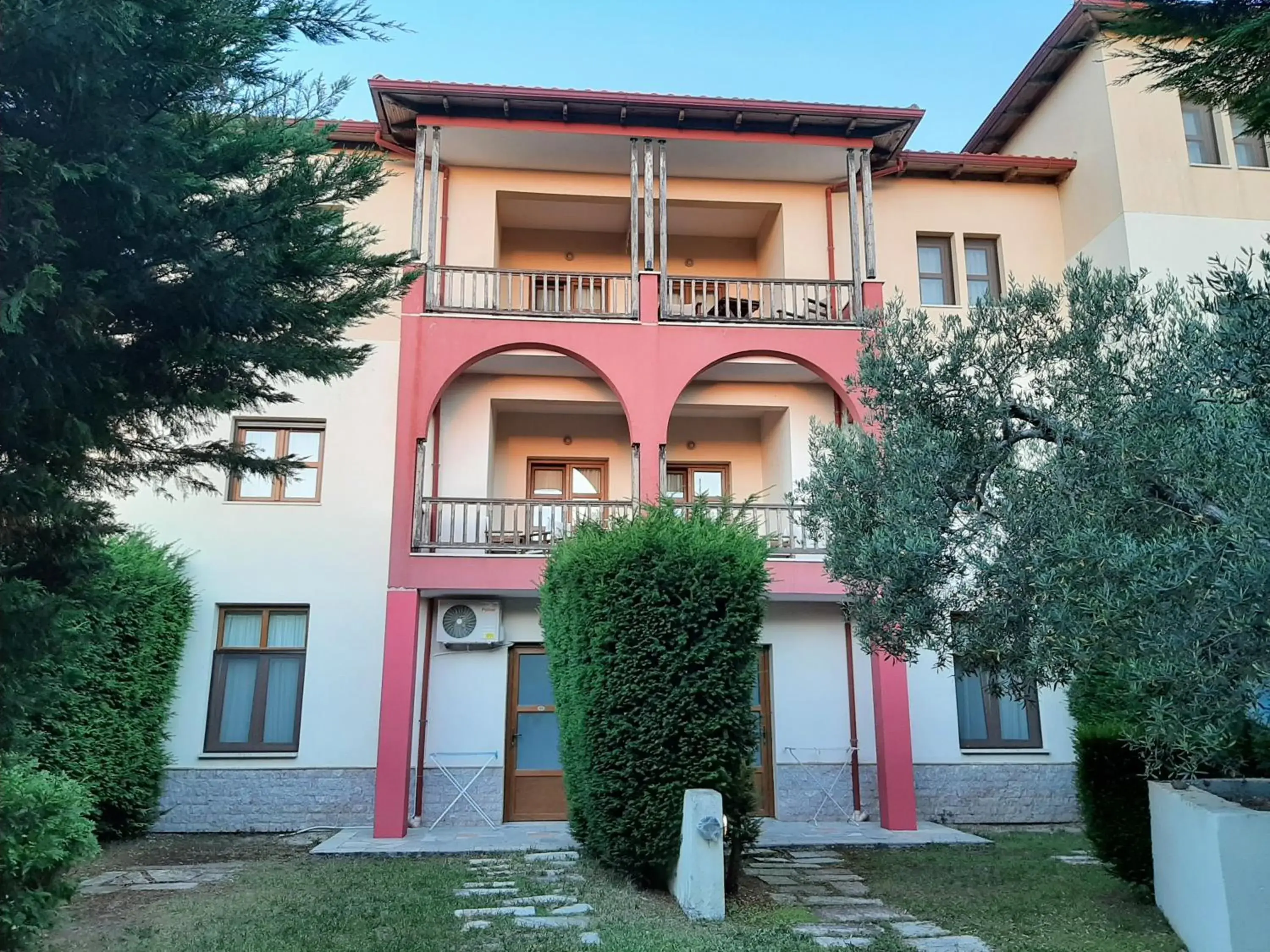 Property building in Gi Ga Mar Property building in Gi Ga Mar