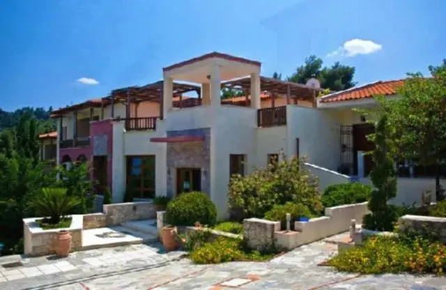 Facade/entrance in Gi Ga Mar Facade/entrance in Gi Ga Mar