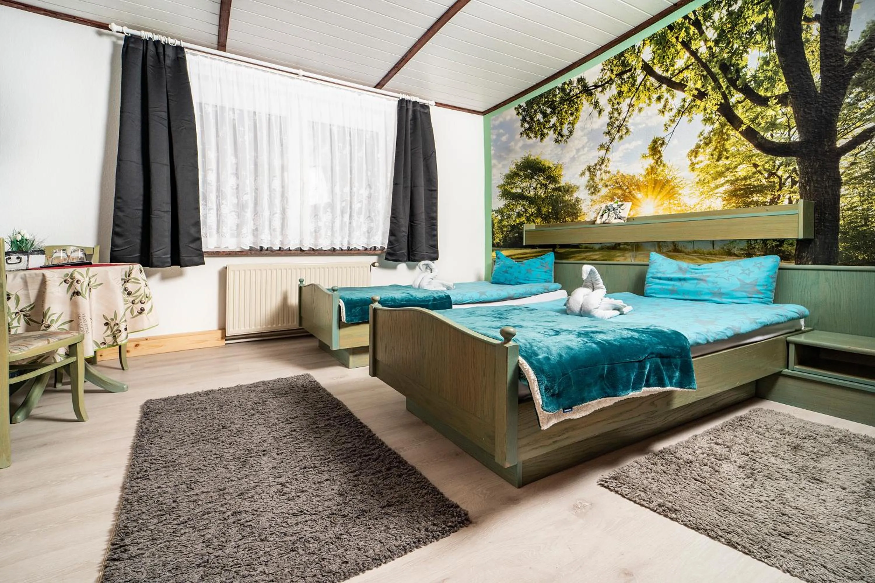 Bed in Gasthaus&Pension "Grünes Herz"