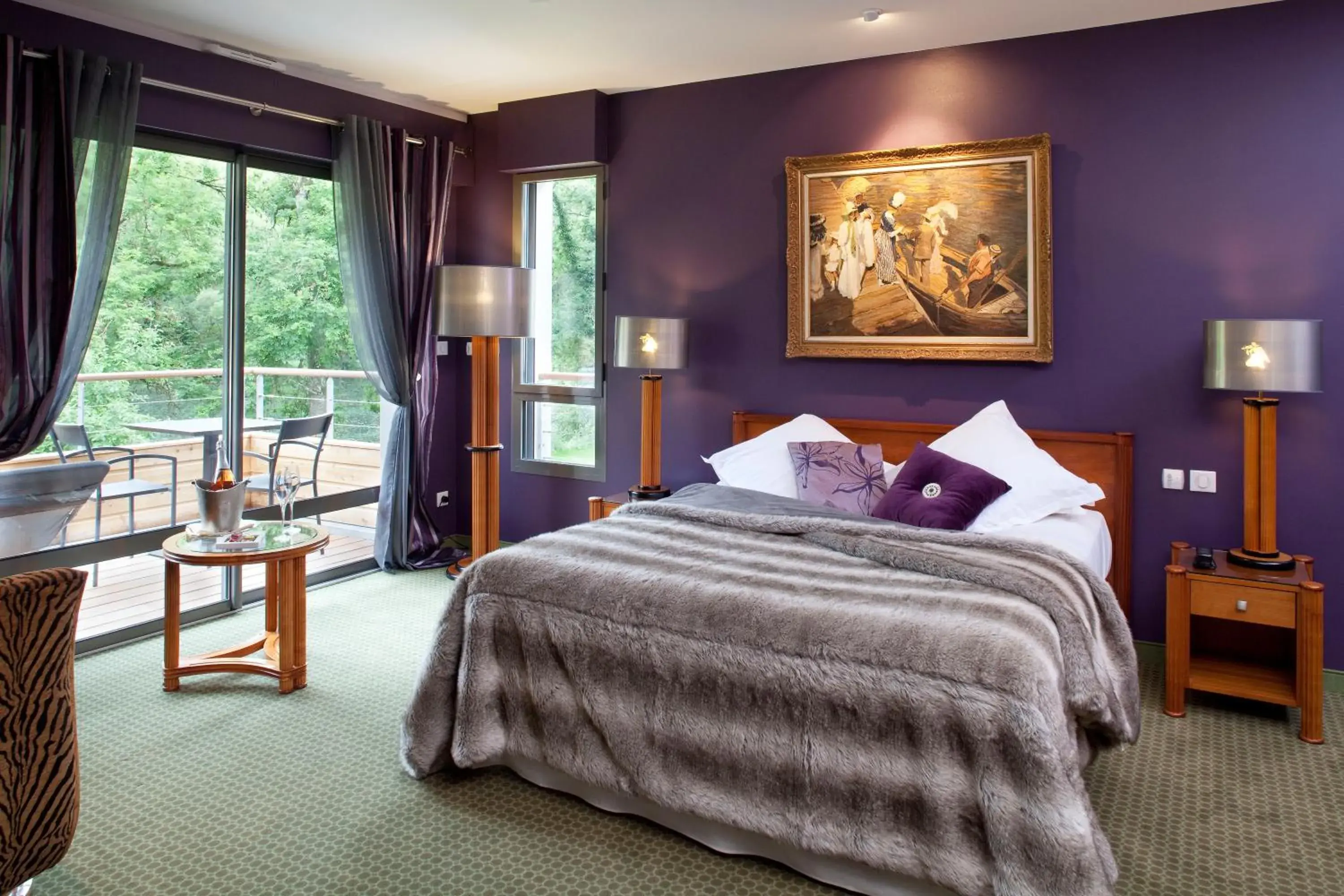 Photo of the whole room, Bed in Logis La Source Bleue Photo of the whole room, Bed in Logis La Source Bleue