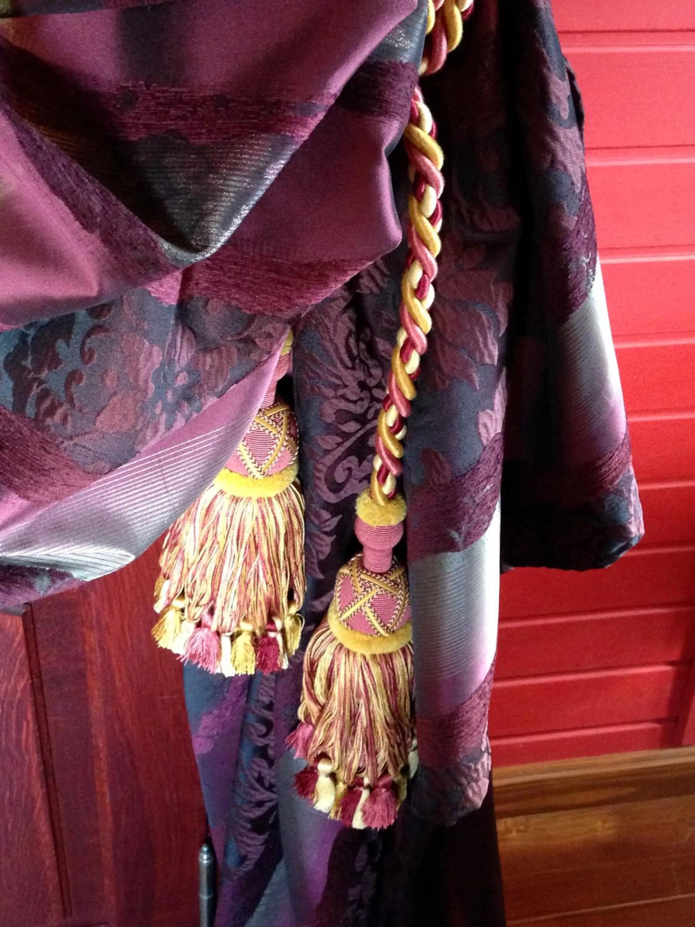 Decorative detail in Logis La Source Bleue