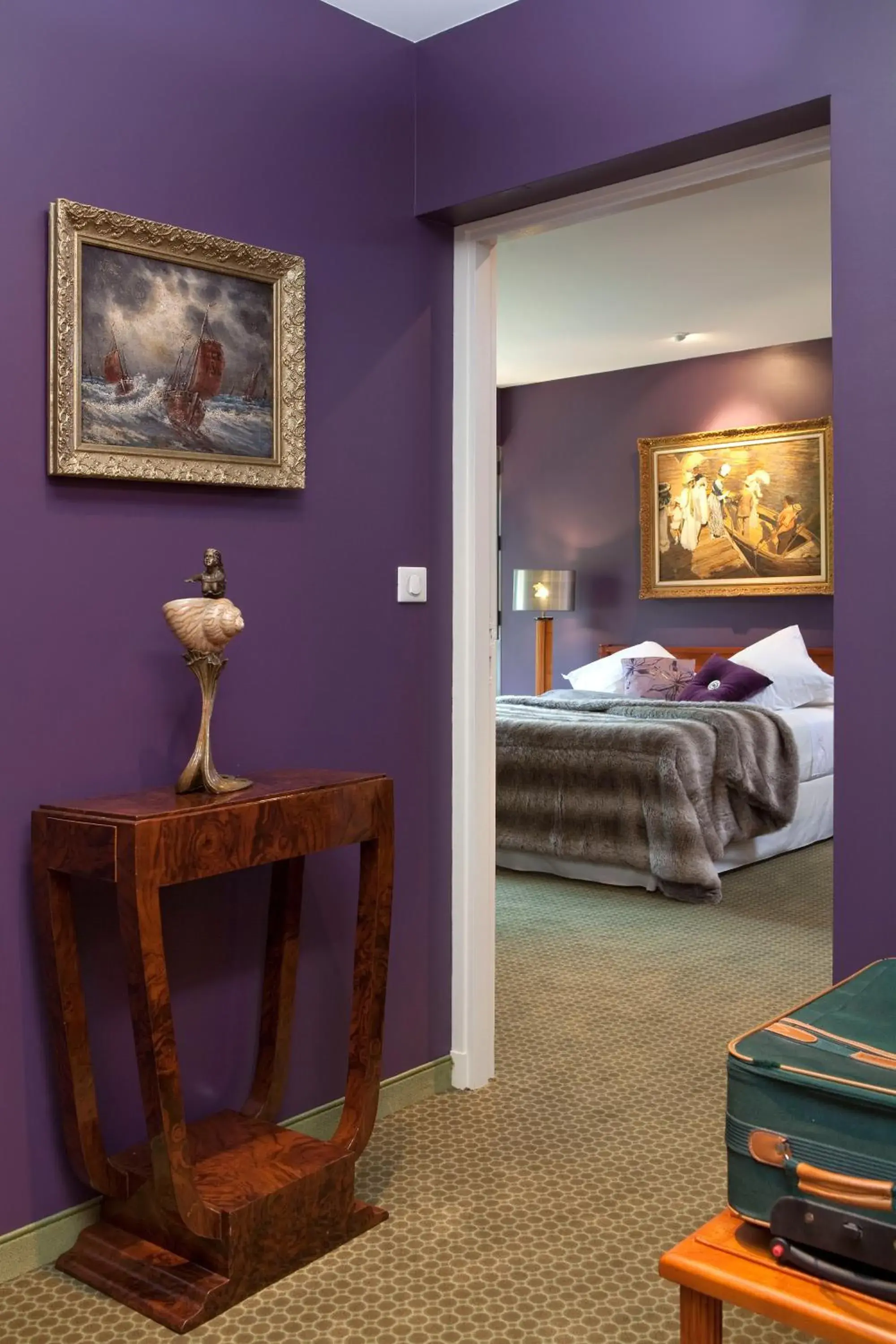 Photo of the whole room, Bed in Logis La Source Bleue Photo of the whole room, Bed in Logis La Source Bleue