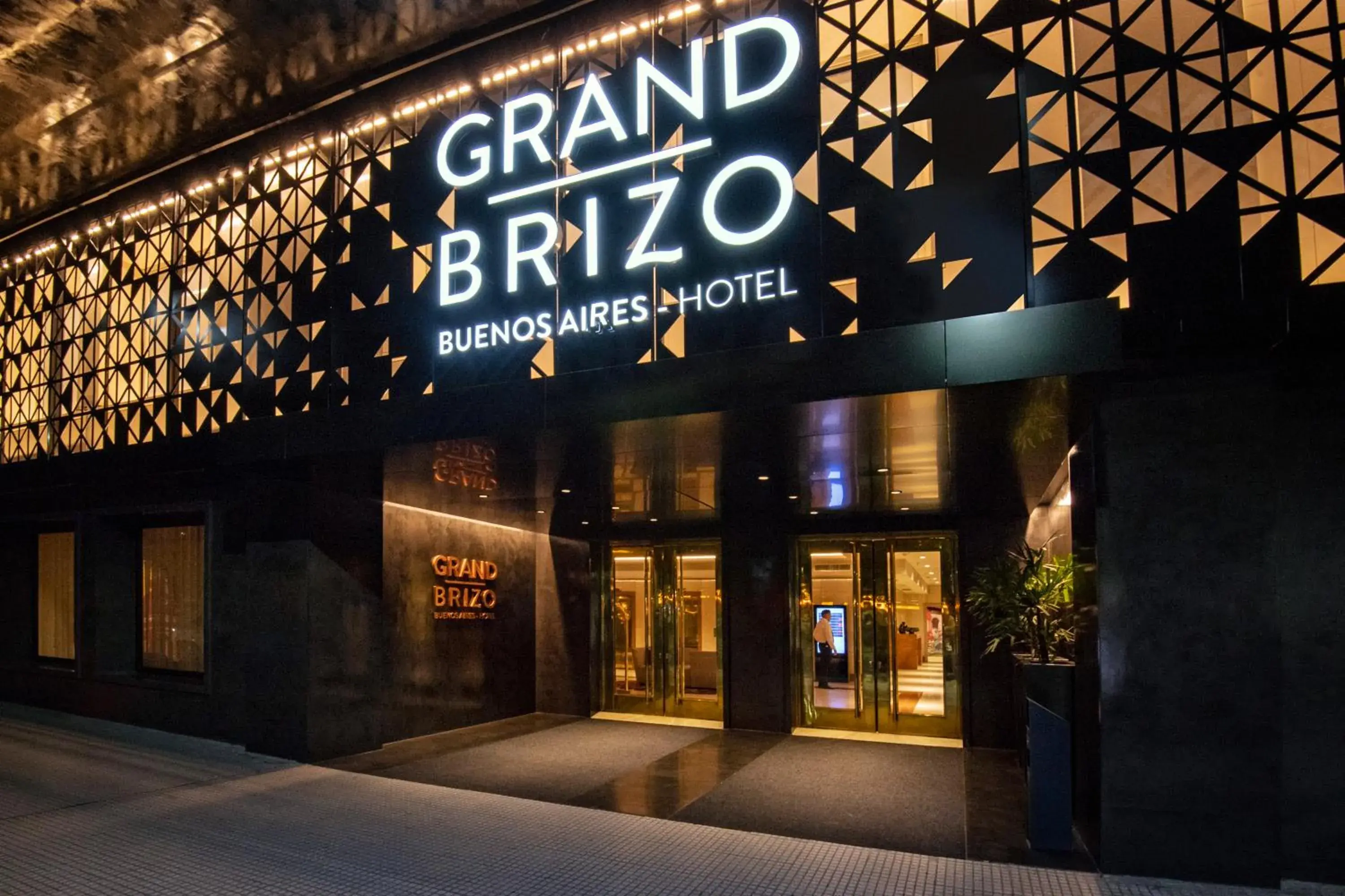 Property building in Hotel Grand Brizo Buenos Aires Property building in Hotel Grand Brizo Buenos Aires