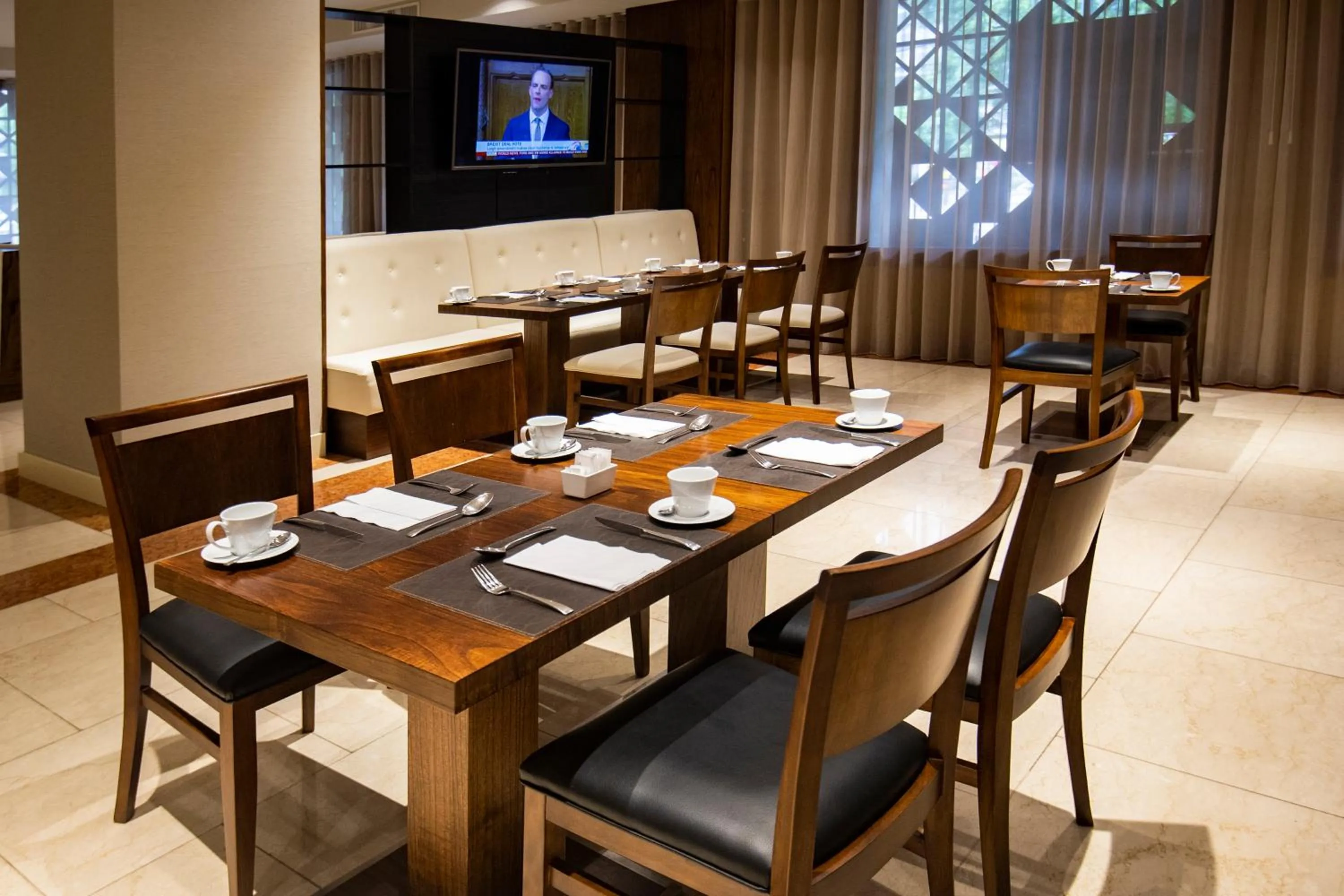 Dining area in Hotel Grand Brizo Buenos Aires