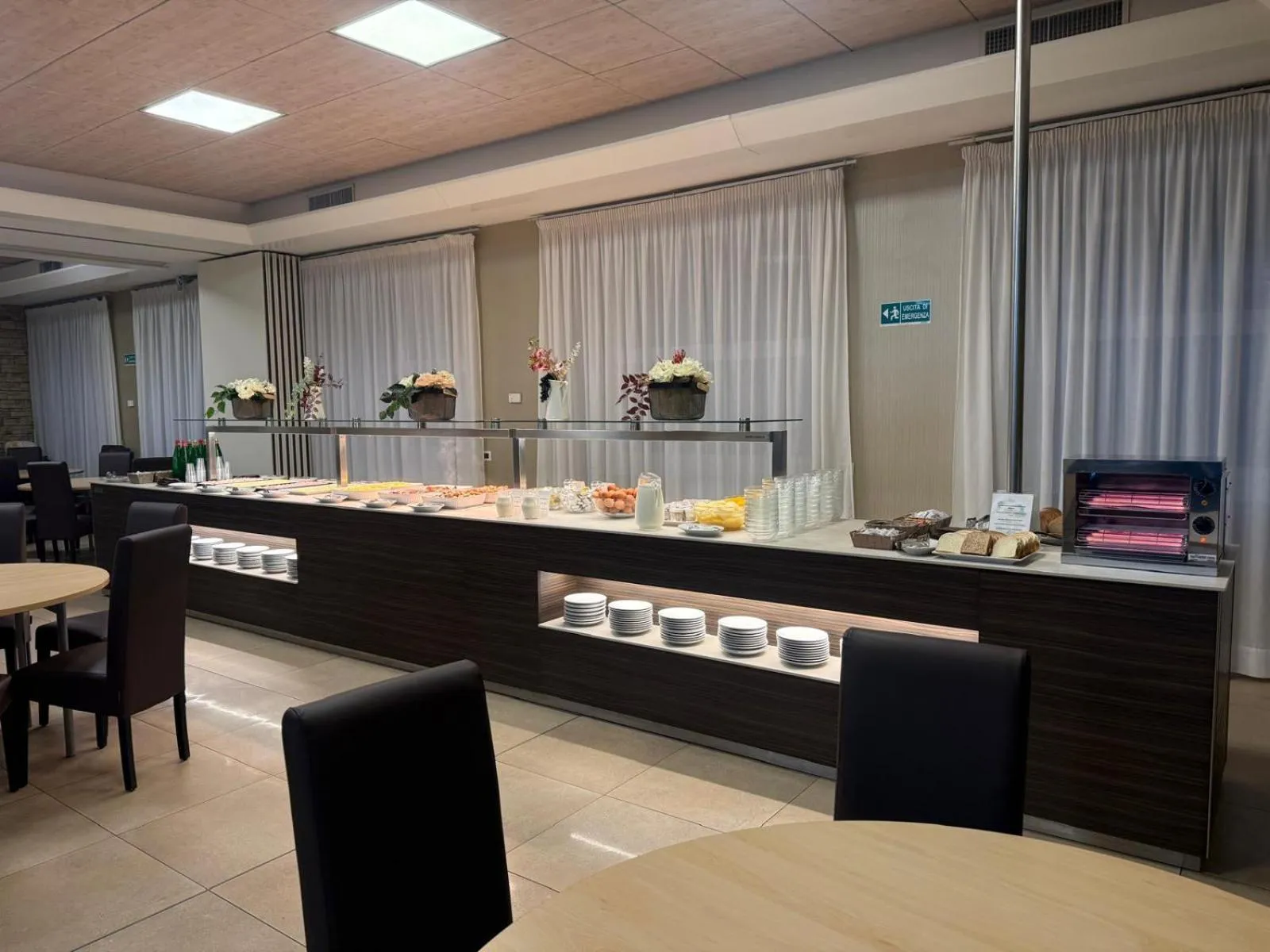 Breakfast in Ele Green Park Hotel Pamphili