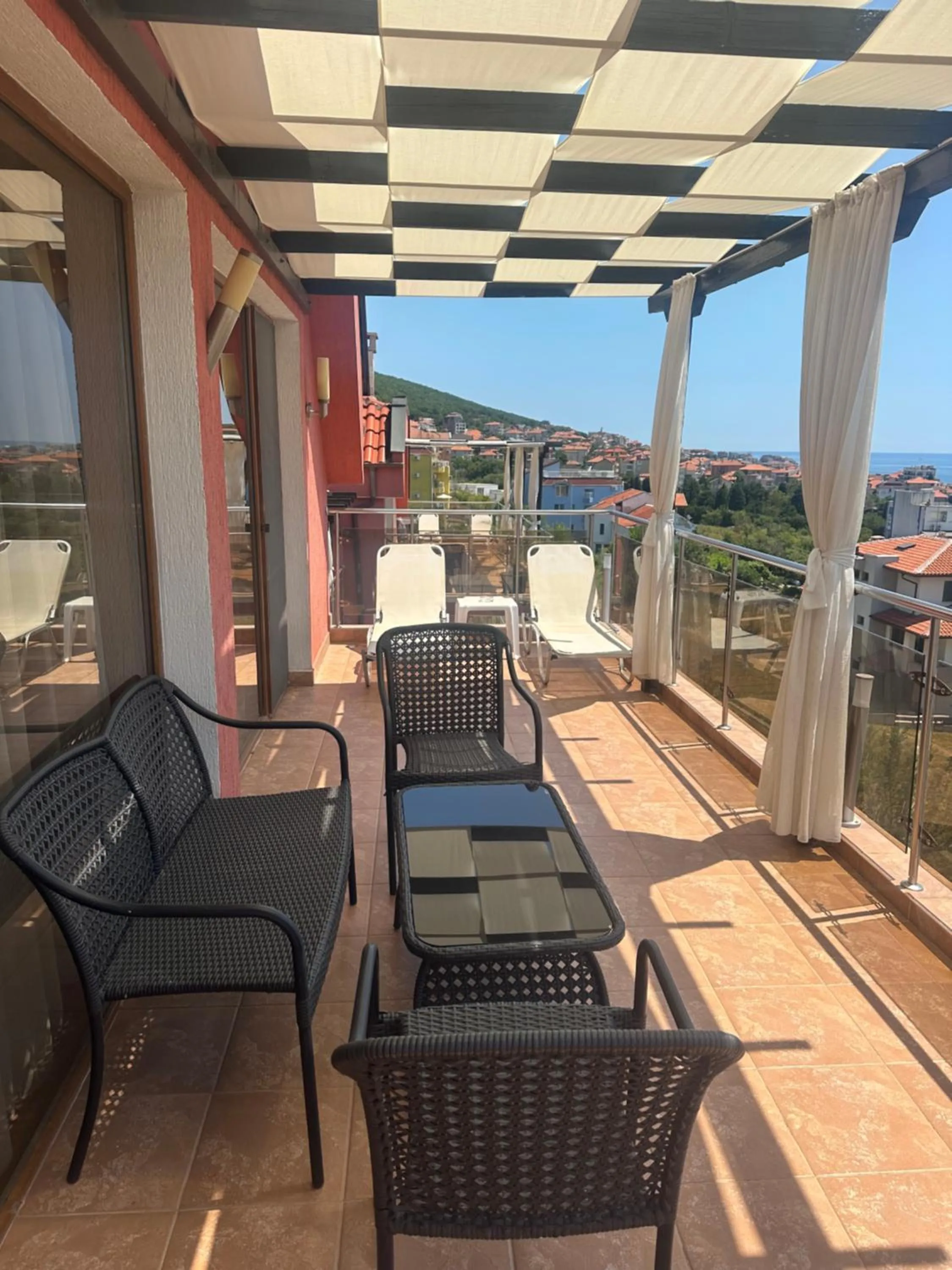 Red Iguana Hotel