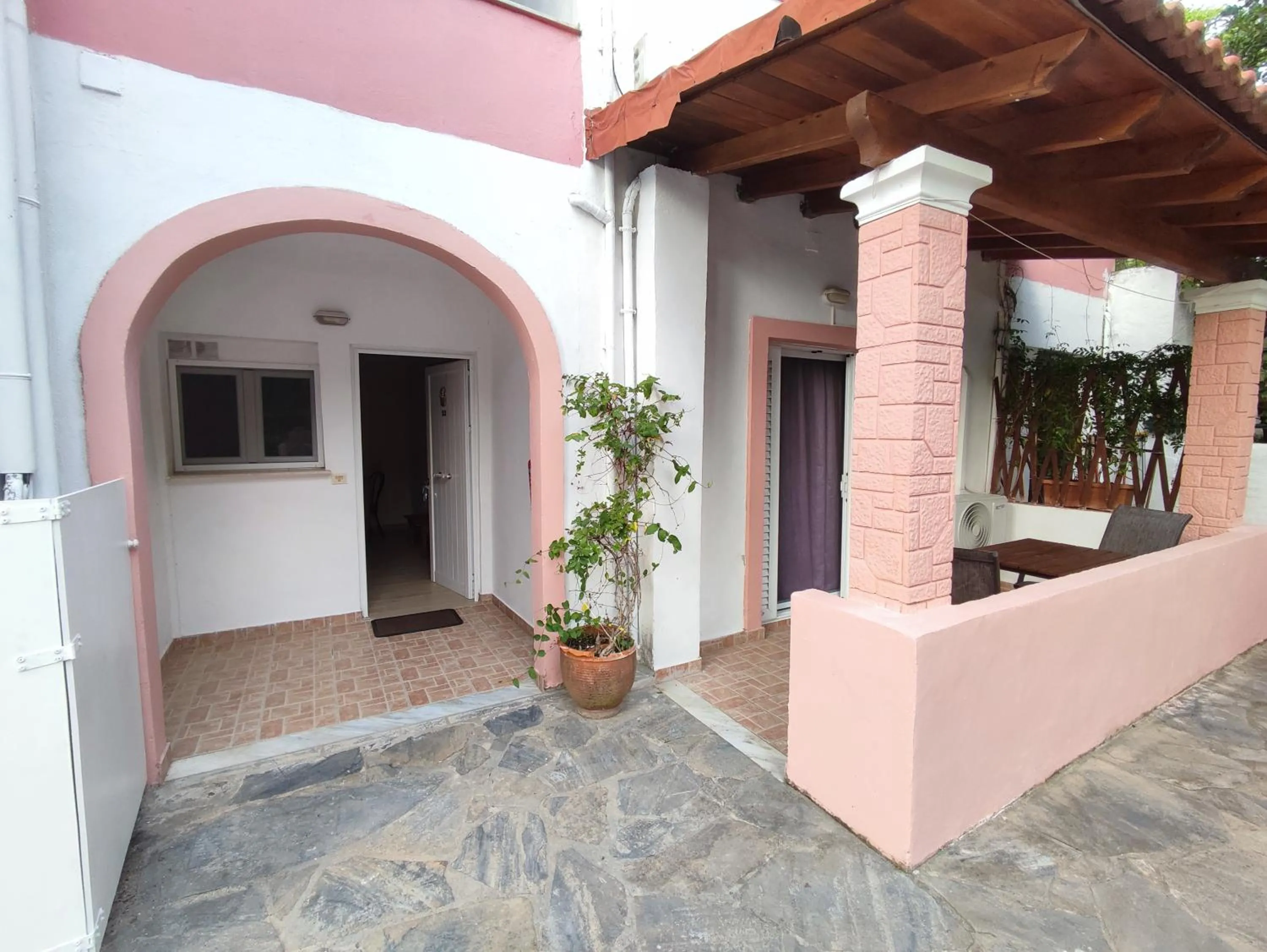 Villa Avra