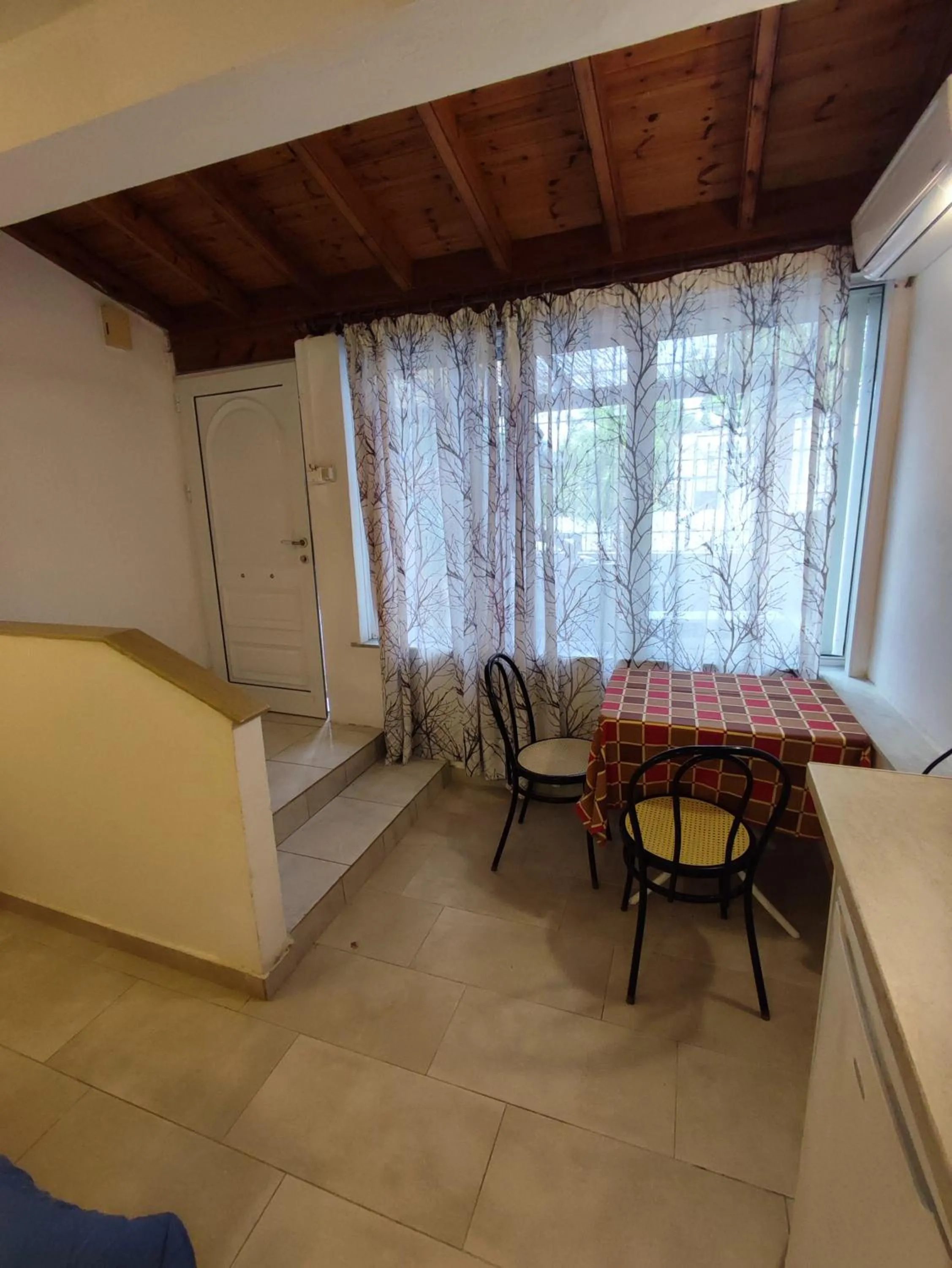 Villa Avra
