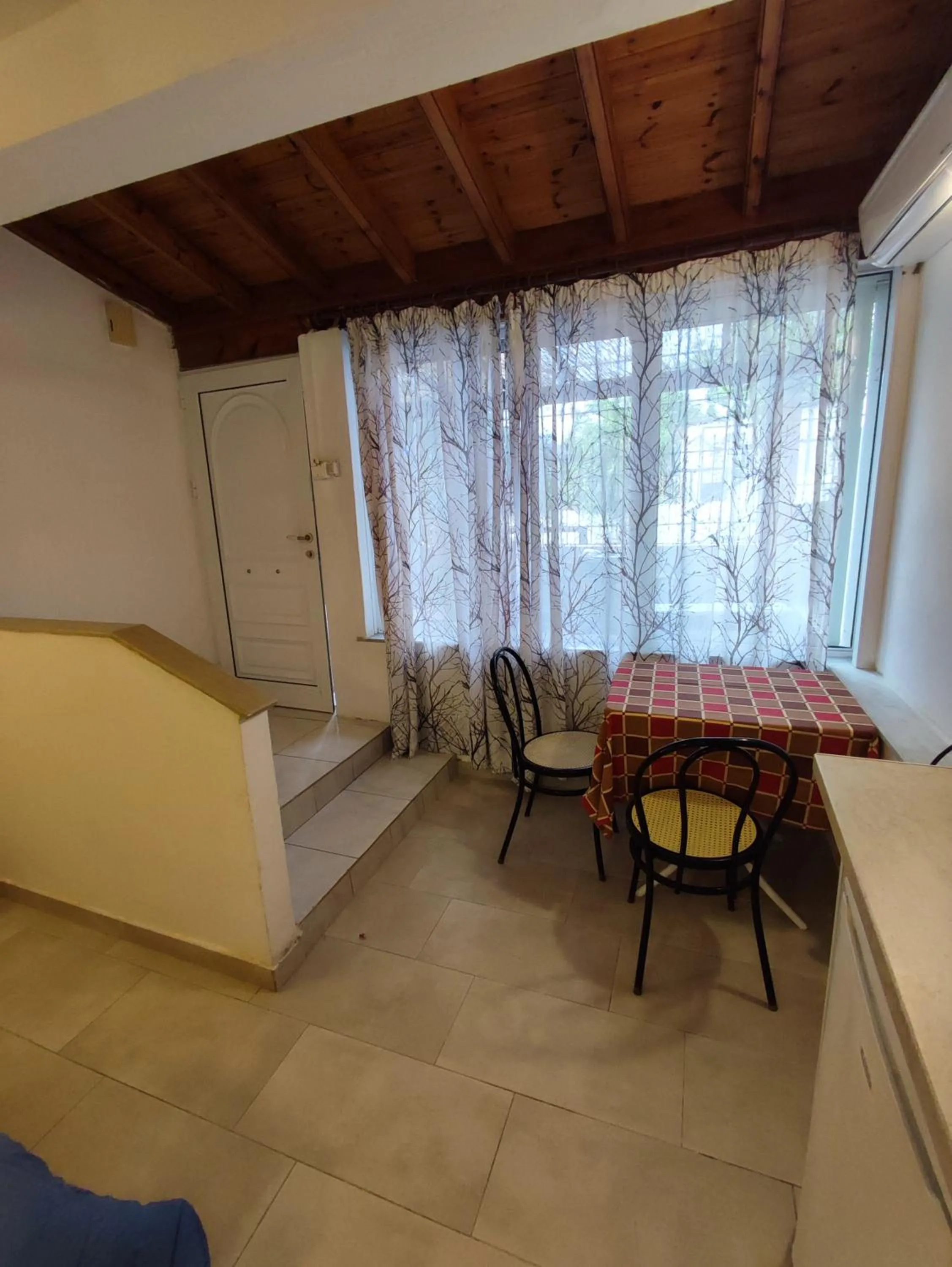 Villa Avra