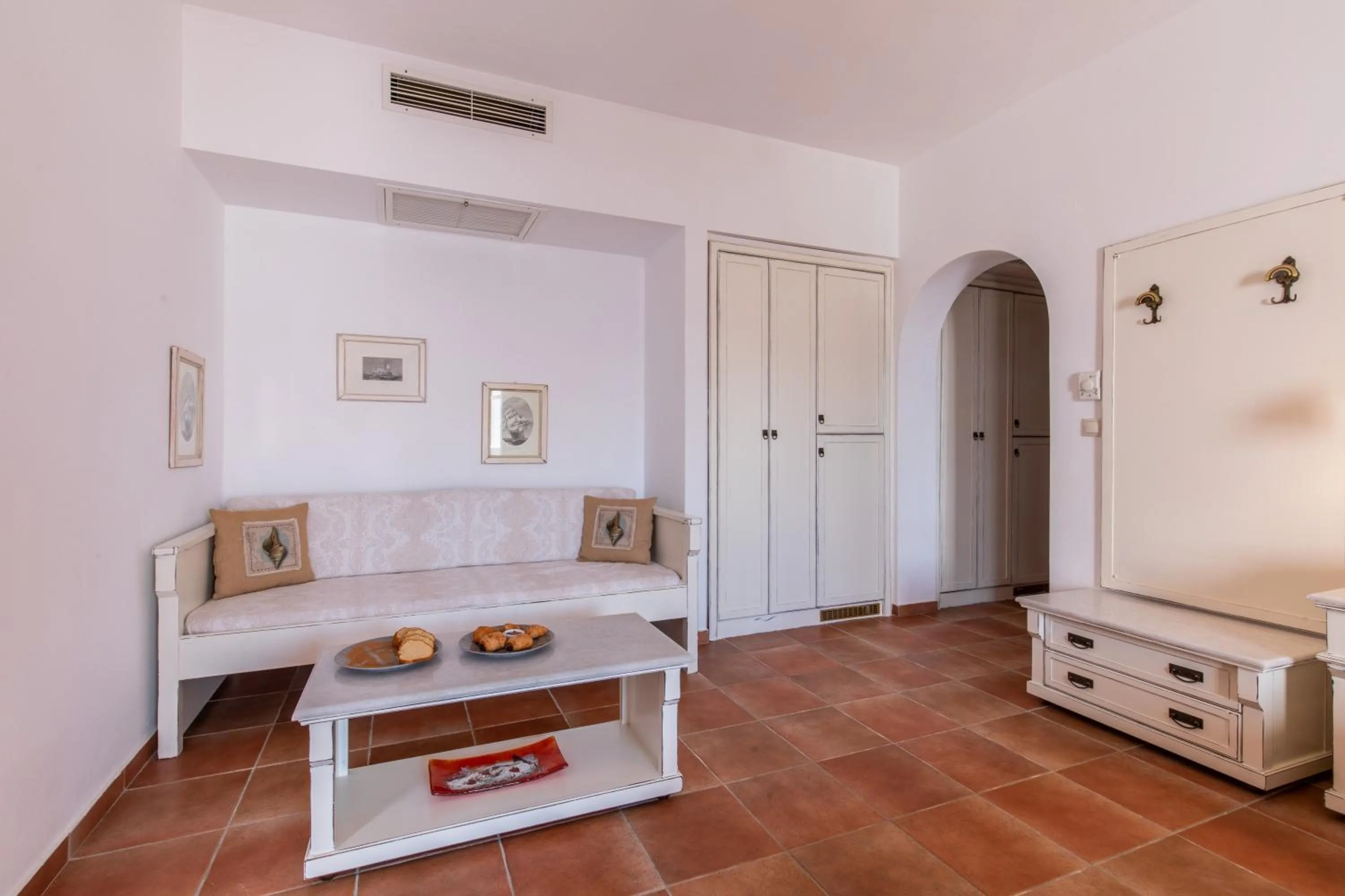 Bed in Plaza Beach Hotel