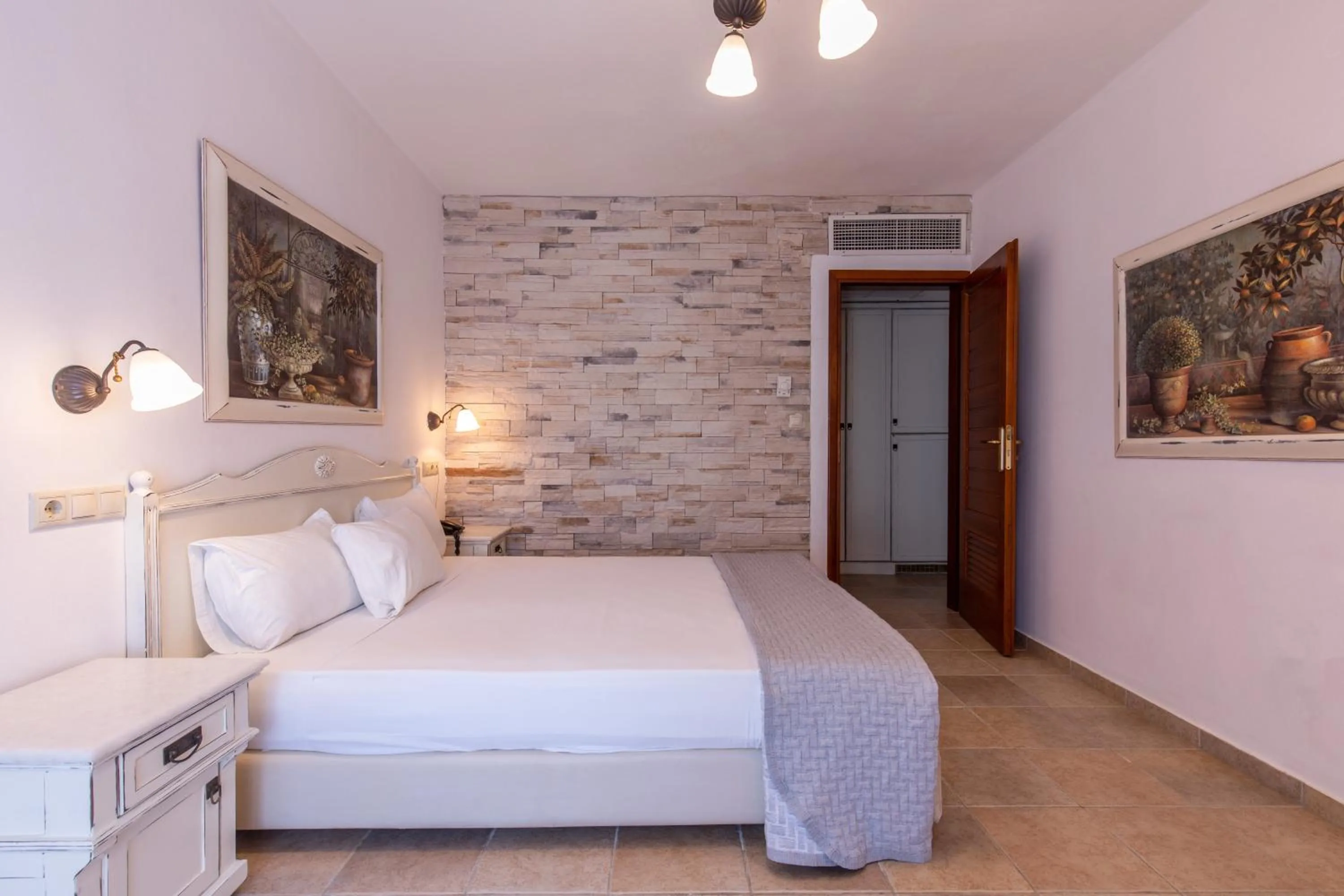 Bed in Plaza Beach Hotel