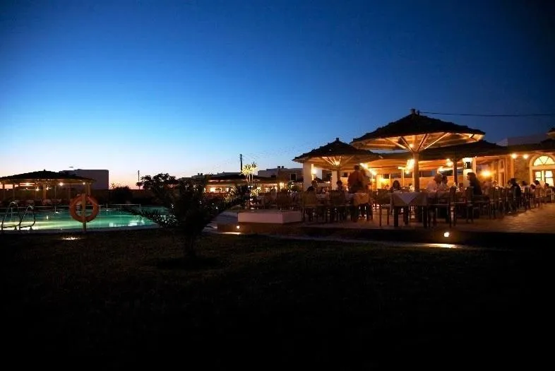 Restaurant/places to eat in Plaza Beach Hotel