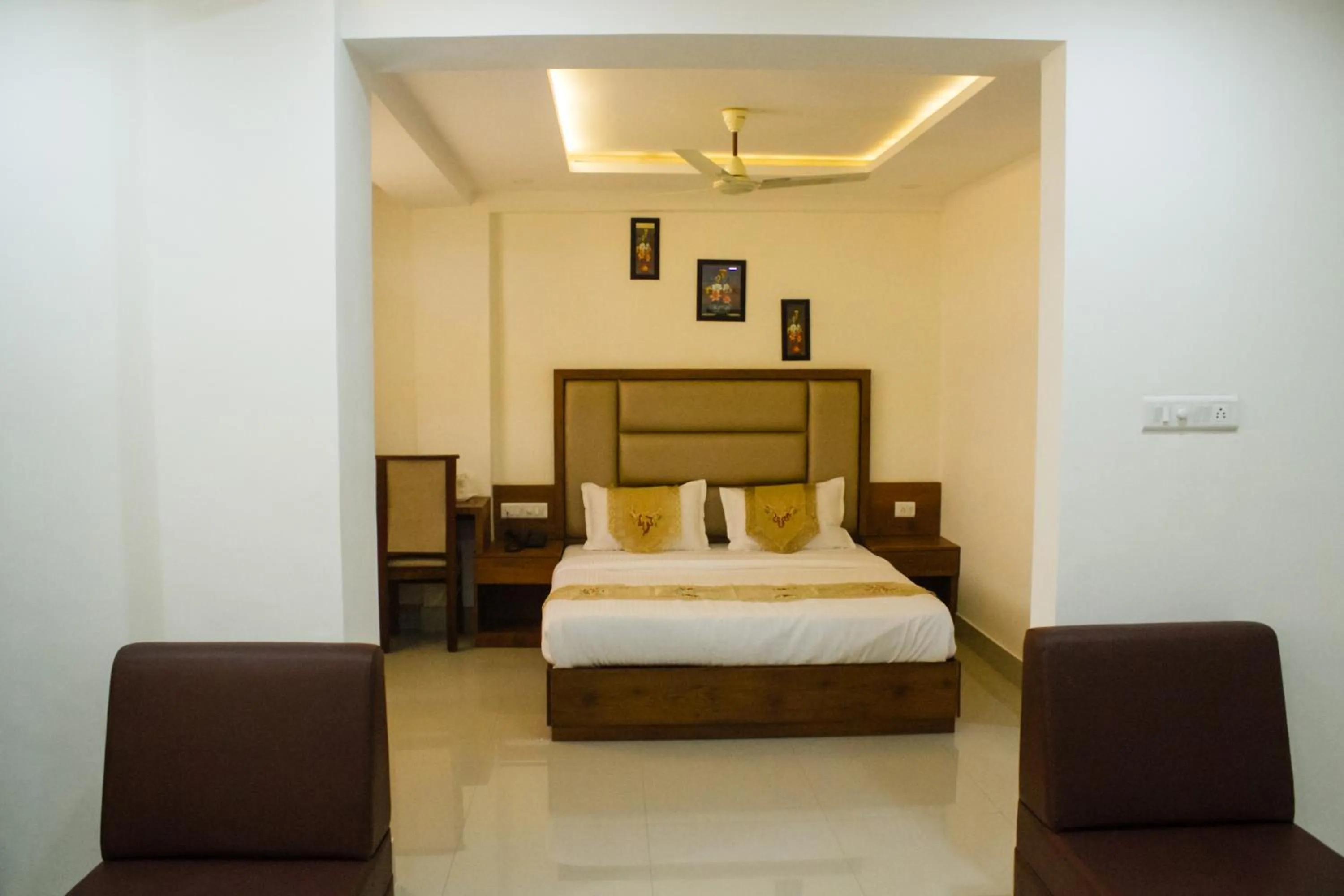 Photo of the whole room, Bed in Nexstay Crystal Residency