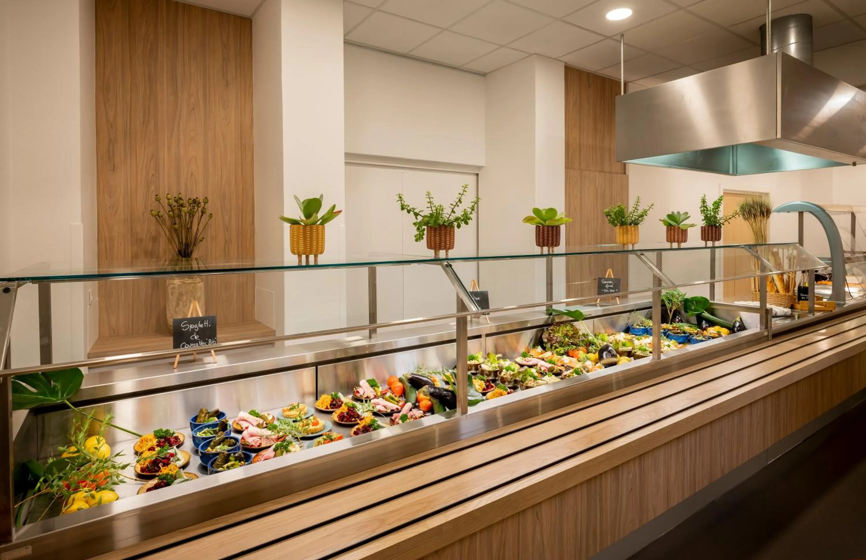 Restaurant/places to eat in Ciarus