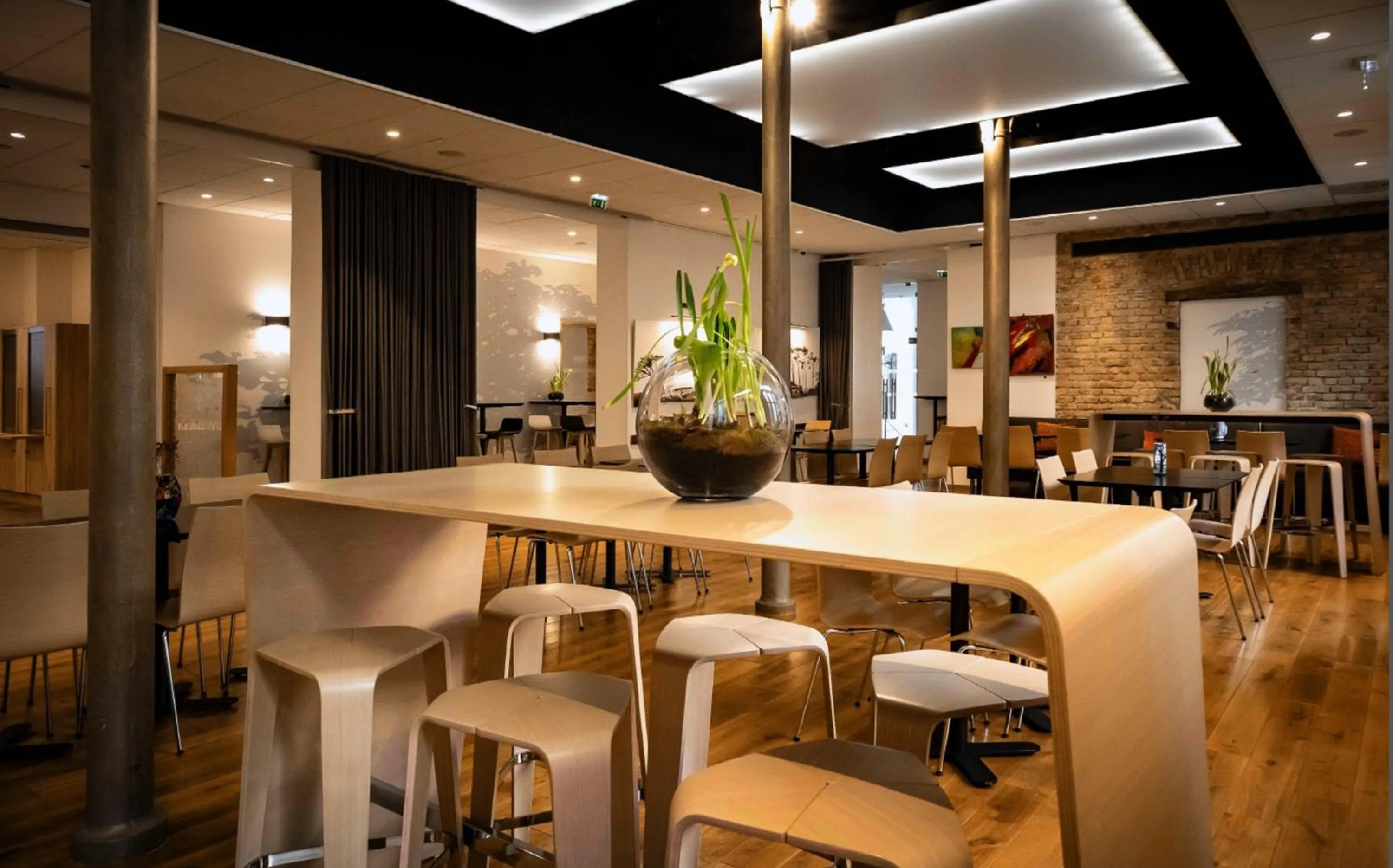 Restaurant/places to eat in Ciarus