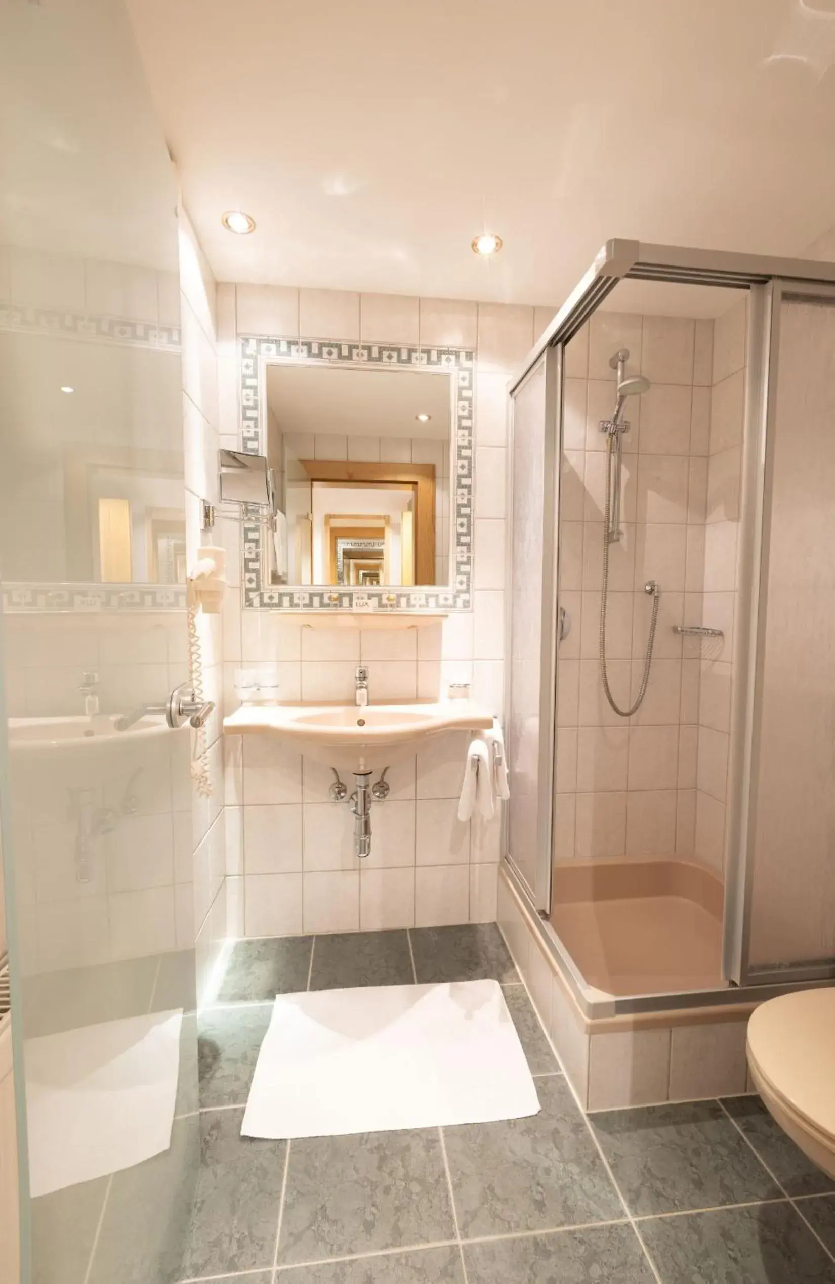 Shower, Bathroom in Hotel St. Nikolaus