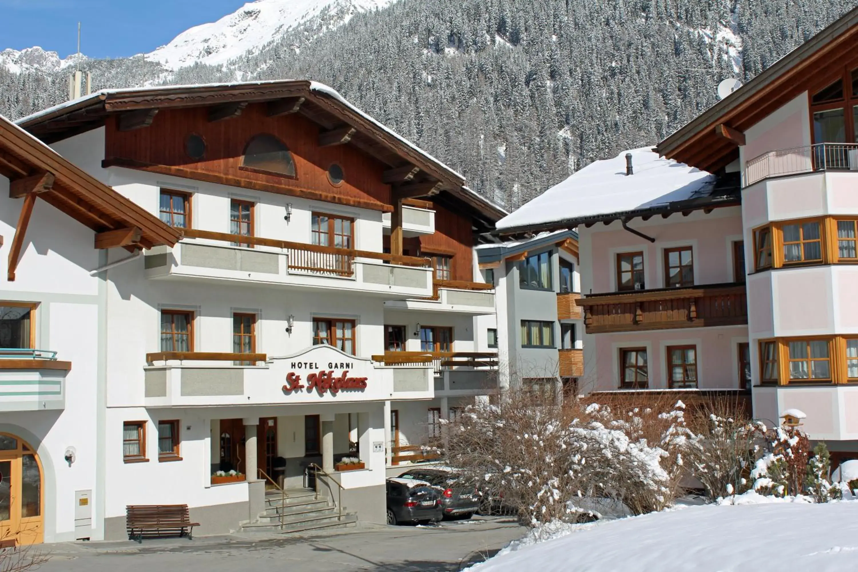 Facade/entrance, Winter in Hotel St. Nikolaus