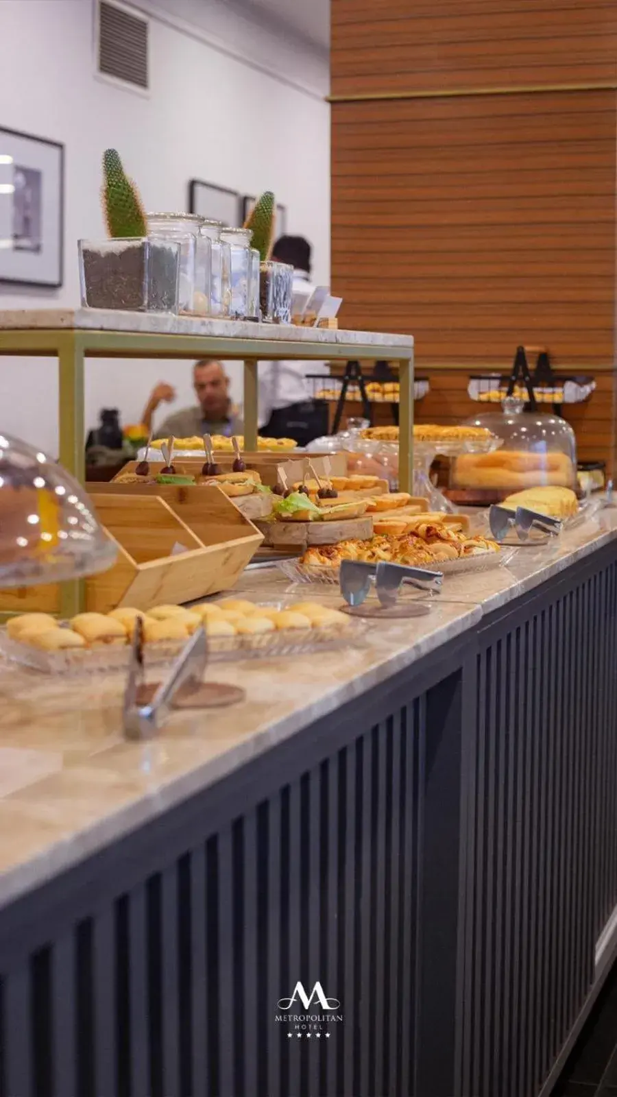 Restaurant/places to eat in Metropolitan Hotel Restaurant/places to eat in Metropolitan Hotel