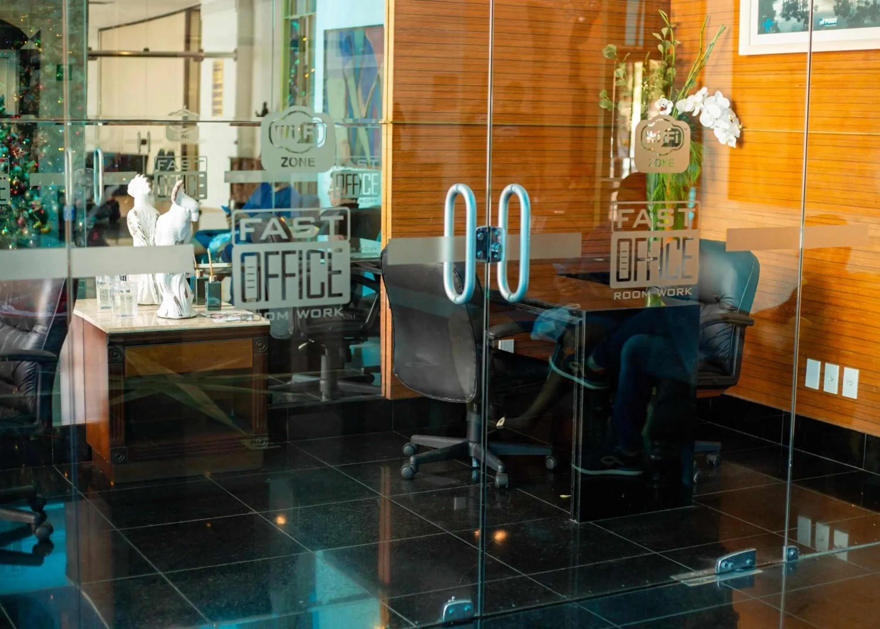 Property building in Metropolitan Hotel Property building in Metropolitan Hotel