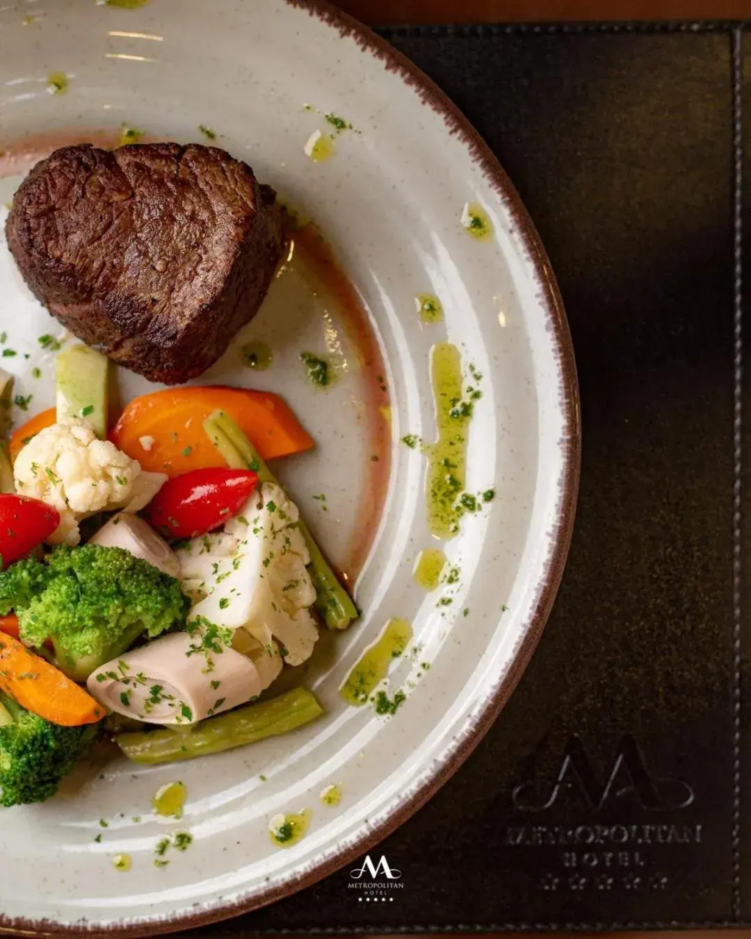 Restaurant/places to eat in Metropolitan Hotel Restaurant/places to eat in Metropolitan Hotel