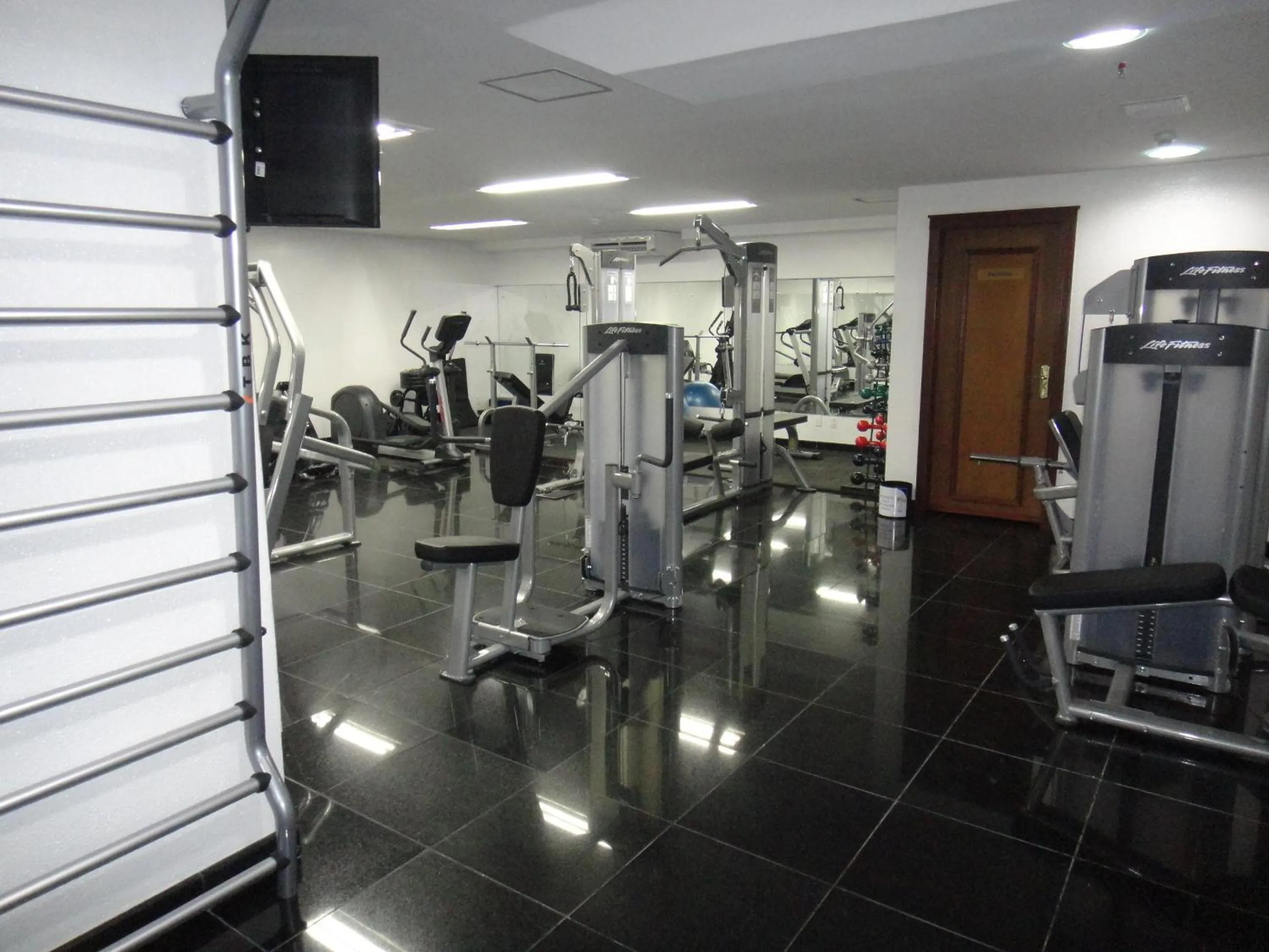 Fitness centre/facilities in Metropolitan Hotel