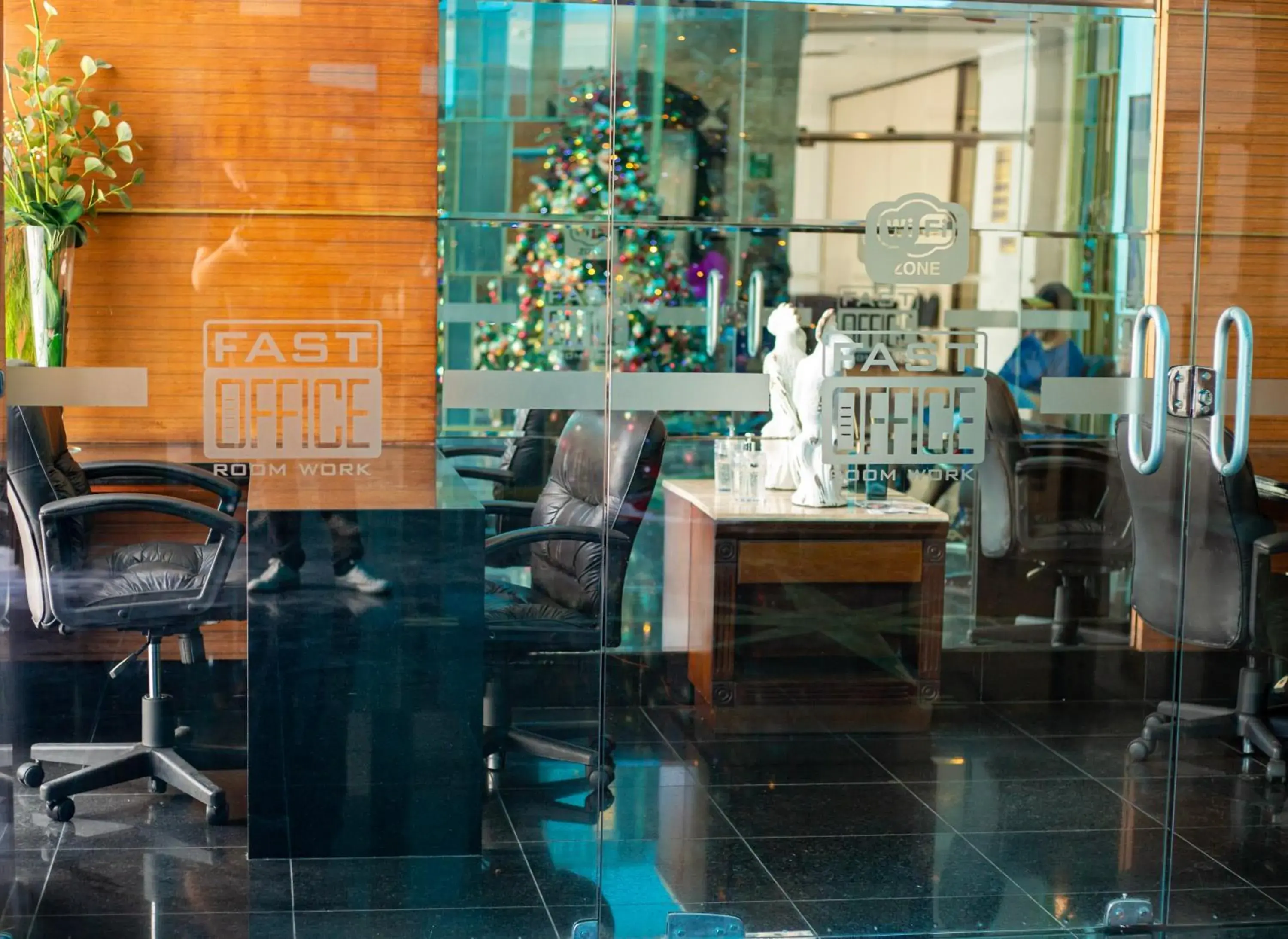 Lobby or reception in Metropolitan Hotel Lobby or reception in Metropolitan Hotel