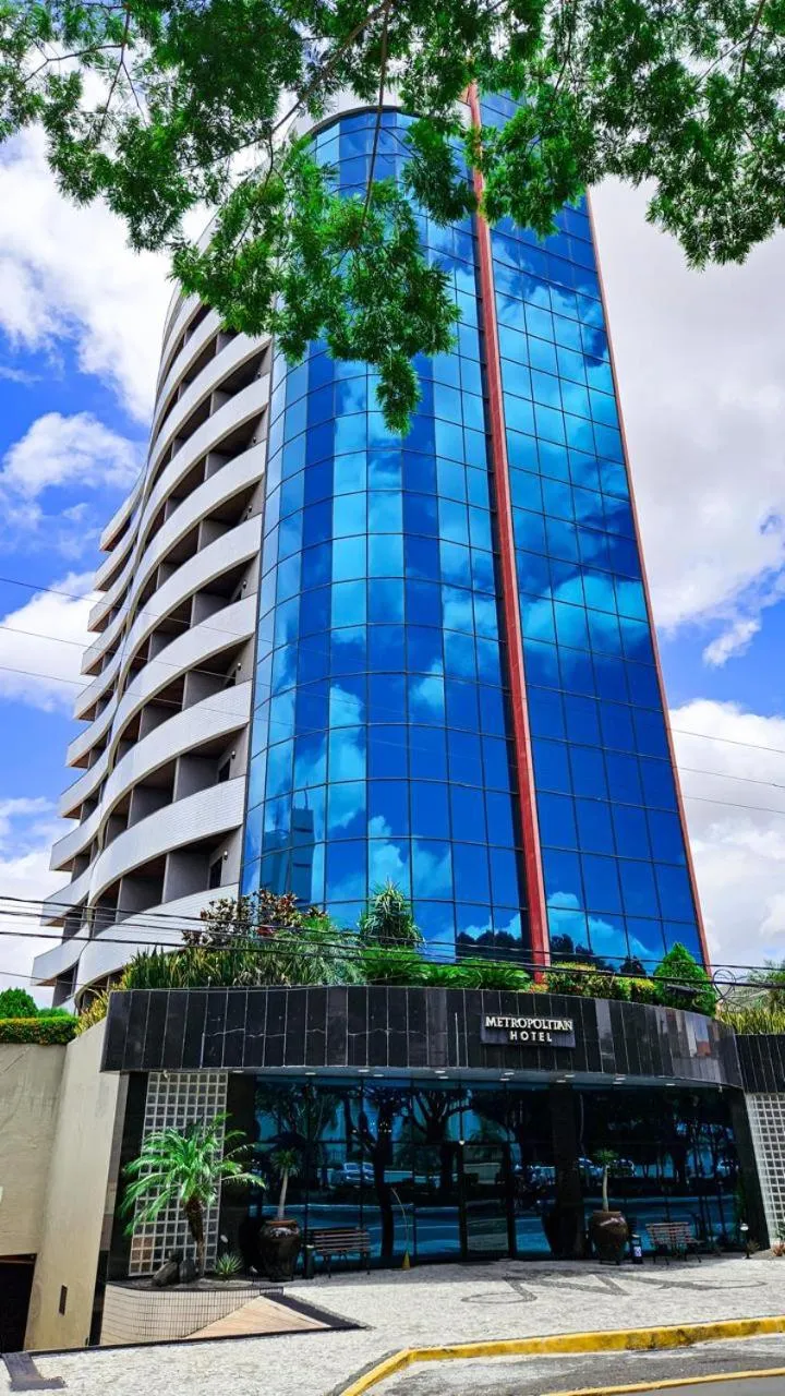 Property building in Metropolitan Hotel