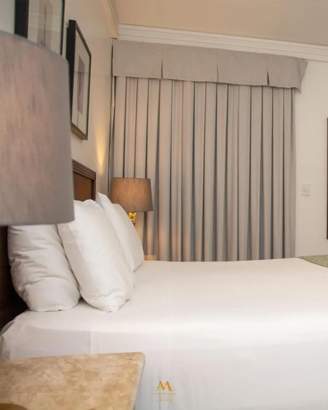 Bedroom, Bed in Metropolitan Hotel Bedroom, Bed in Metropolitan Hotel