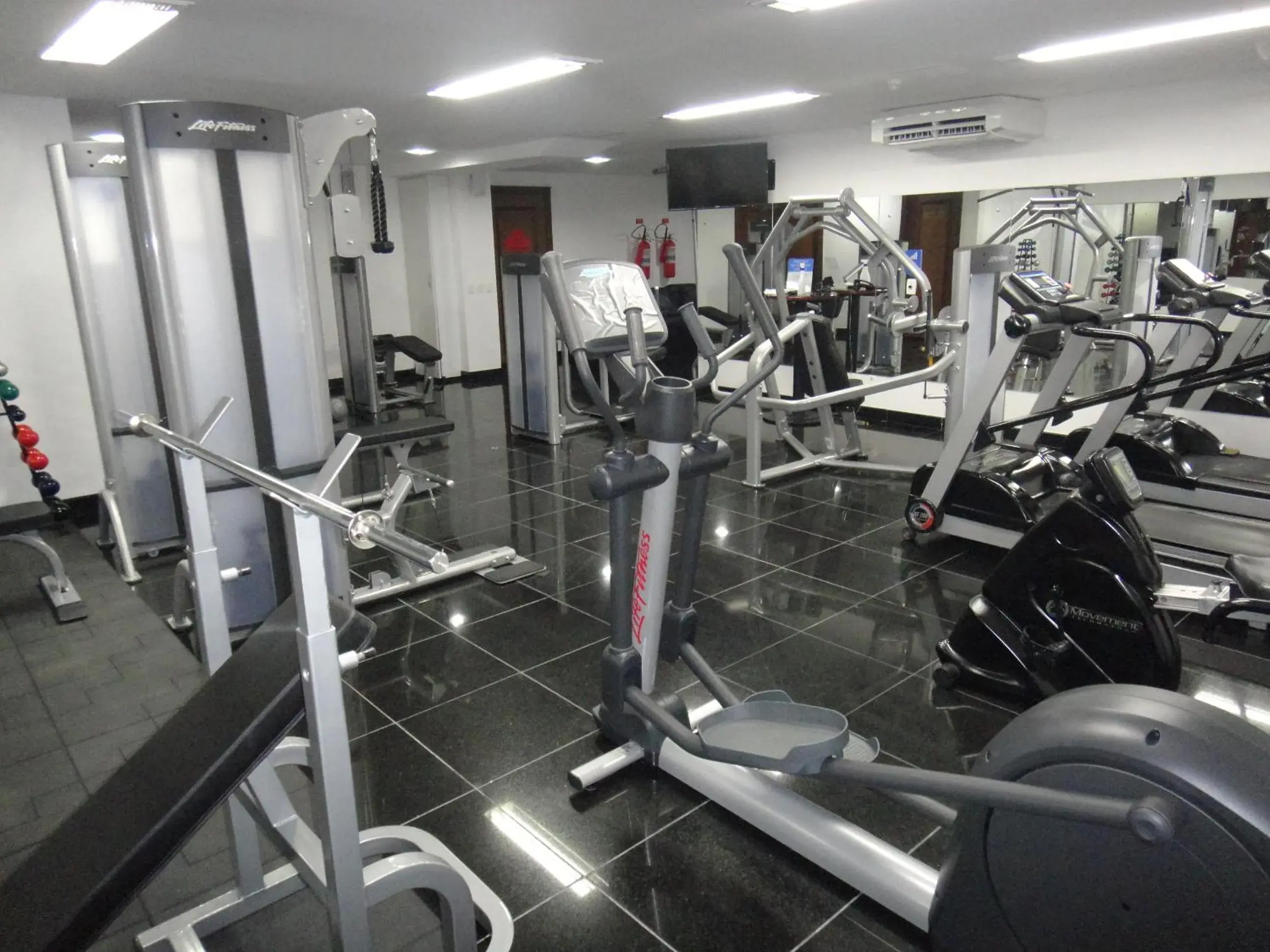 Fitness centre/facilities in Metropolitan Hotel Fitness centre/facilities in Metropolitan Hotel