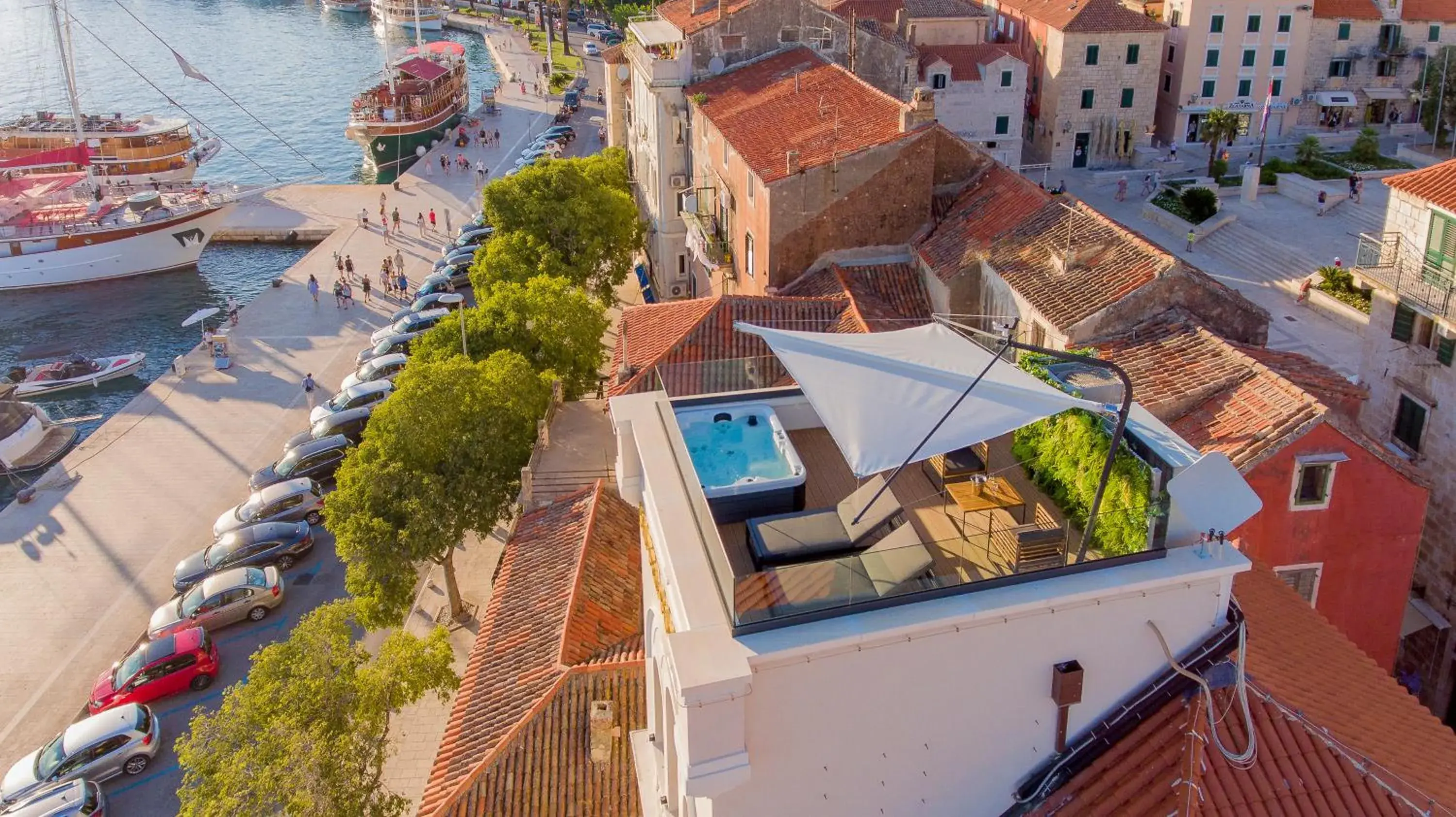 Property building in Heritage Hotel Porin Makarska Property building in Heritage Hotel Porin Makarska