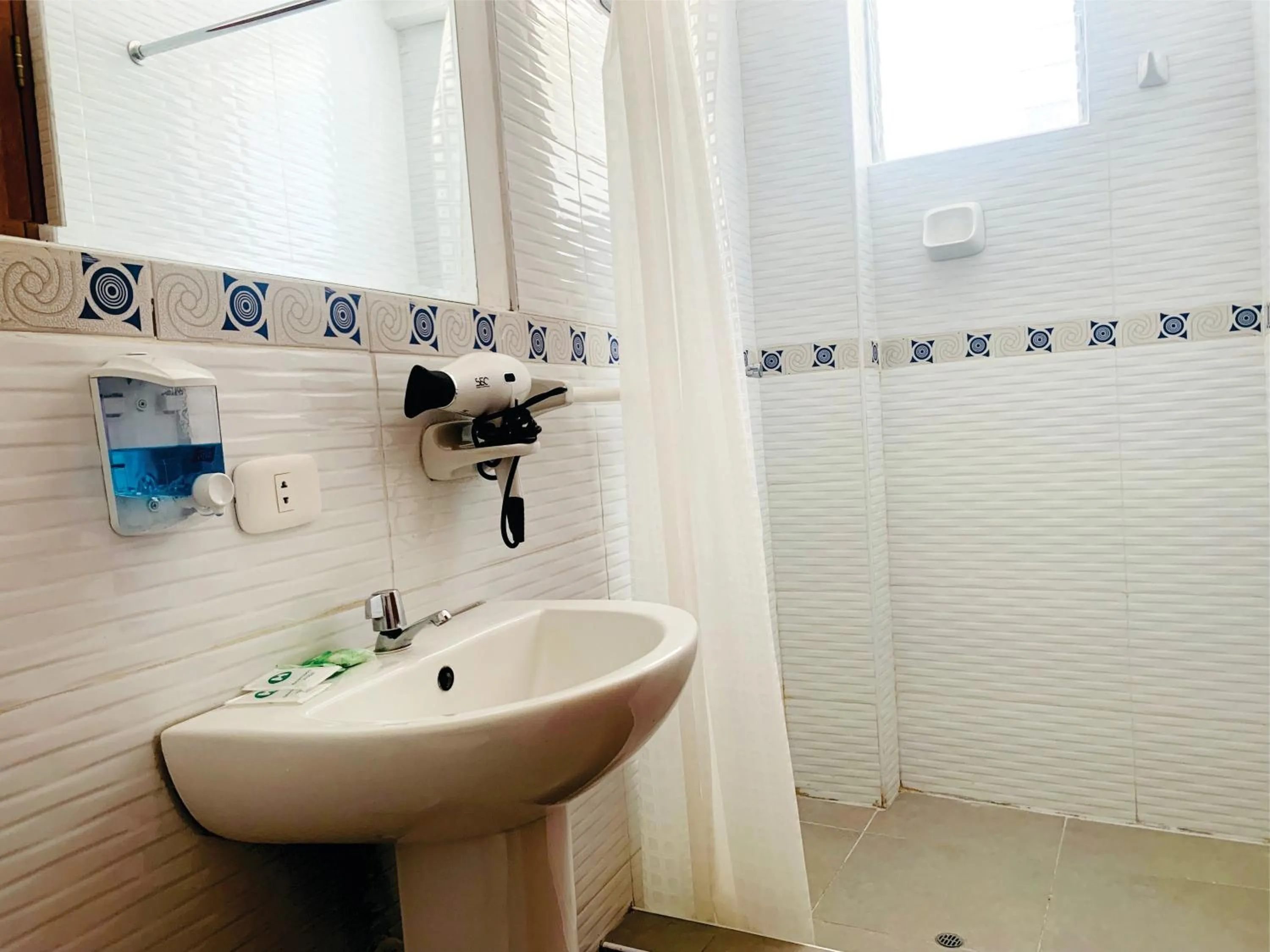 Bathroom in Inka Khawarina Tambo Lodge