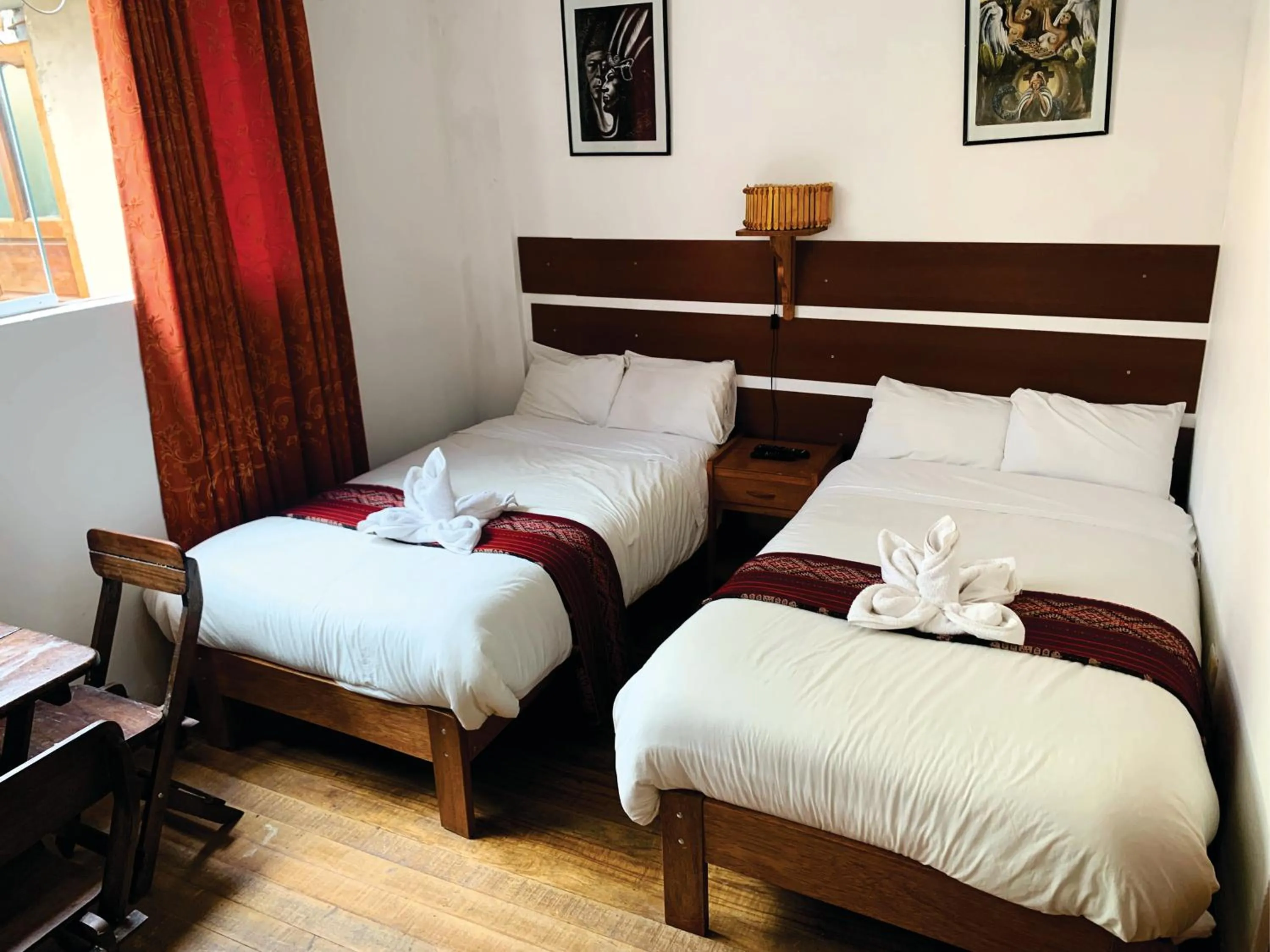 Photo of the whole room, Bed in Inka Khawarina Tambo Lodge