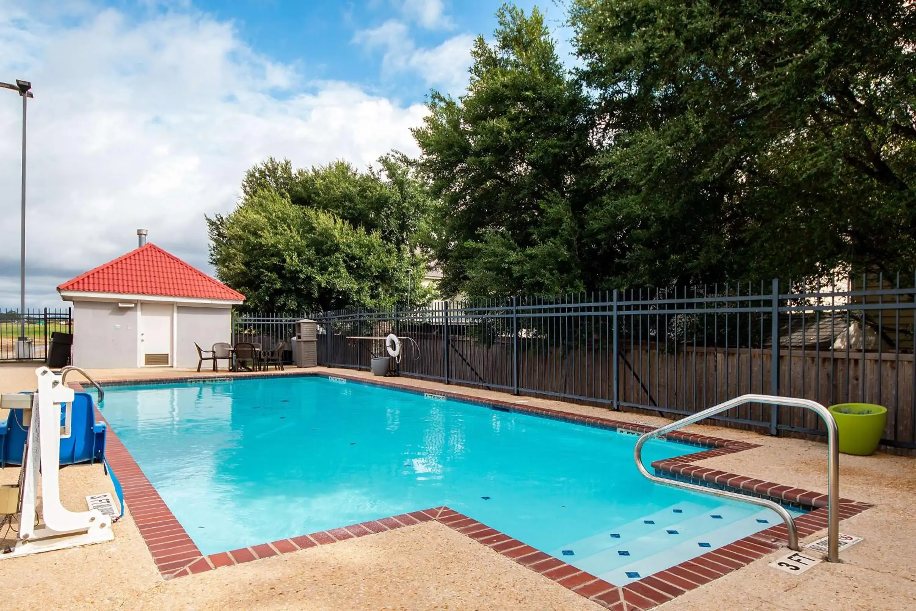 Pool view in Best Western Boerne Inn & Suites Pool view in Best Western Boerne Inn & Suites