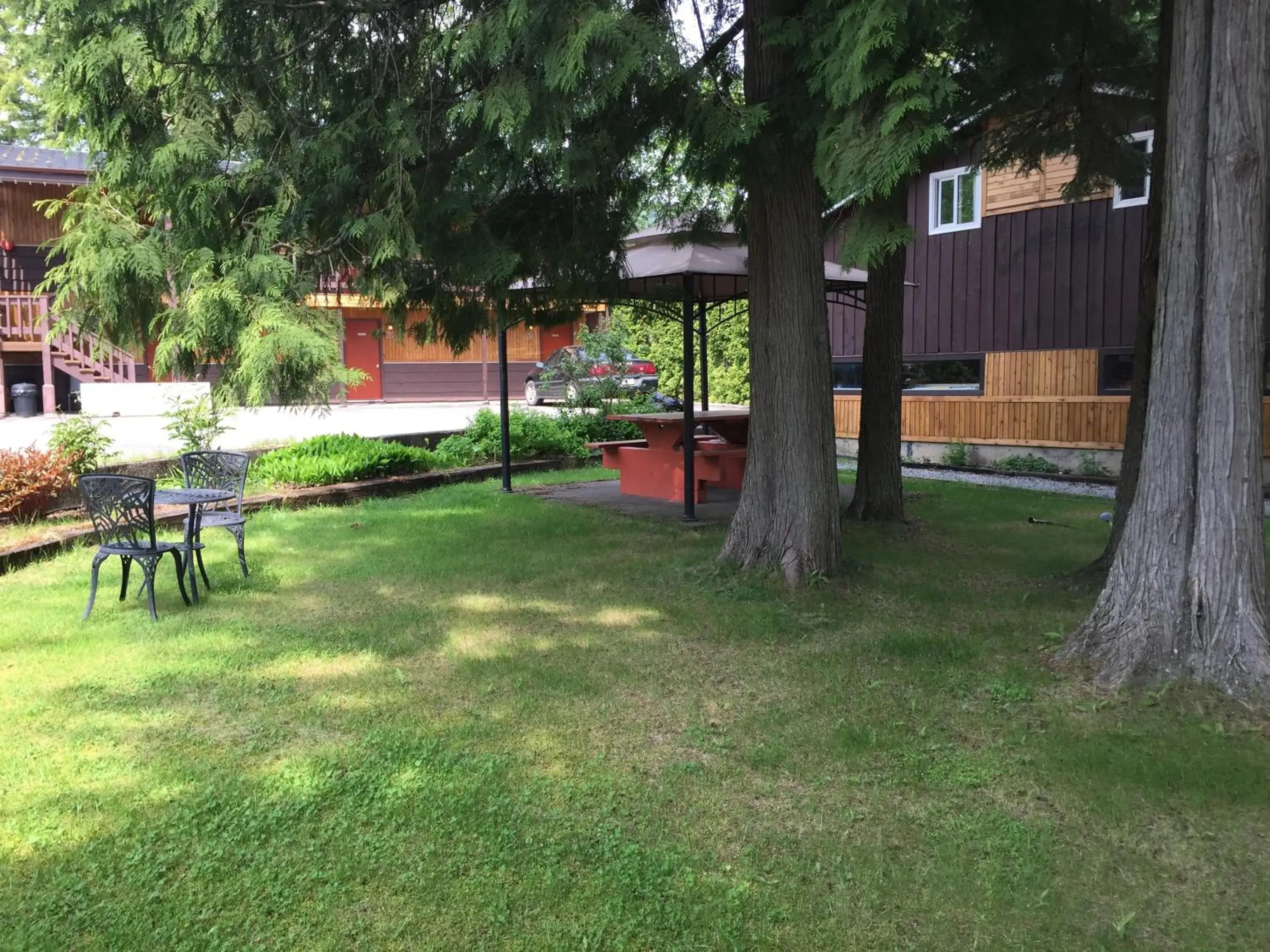 Area and facilities, Garden in Copper River Motel