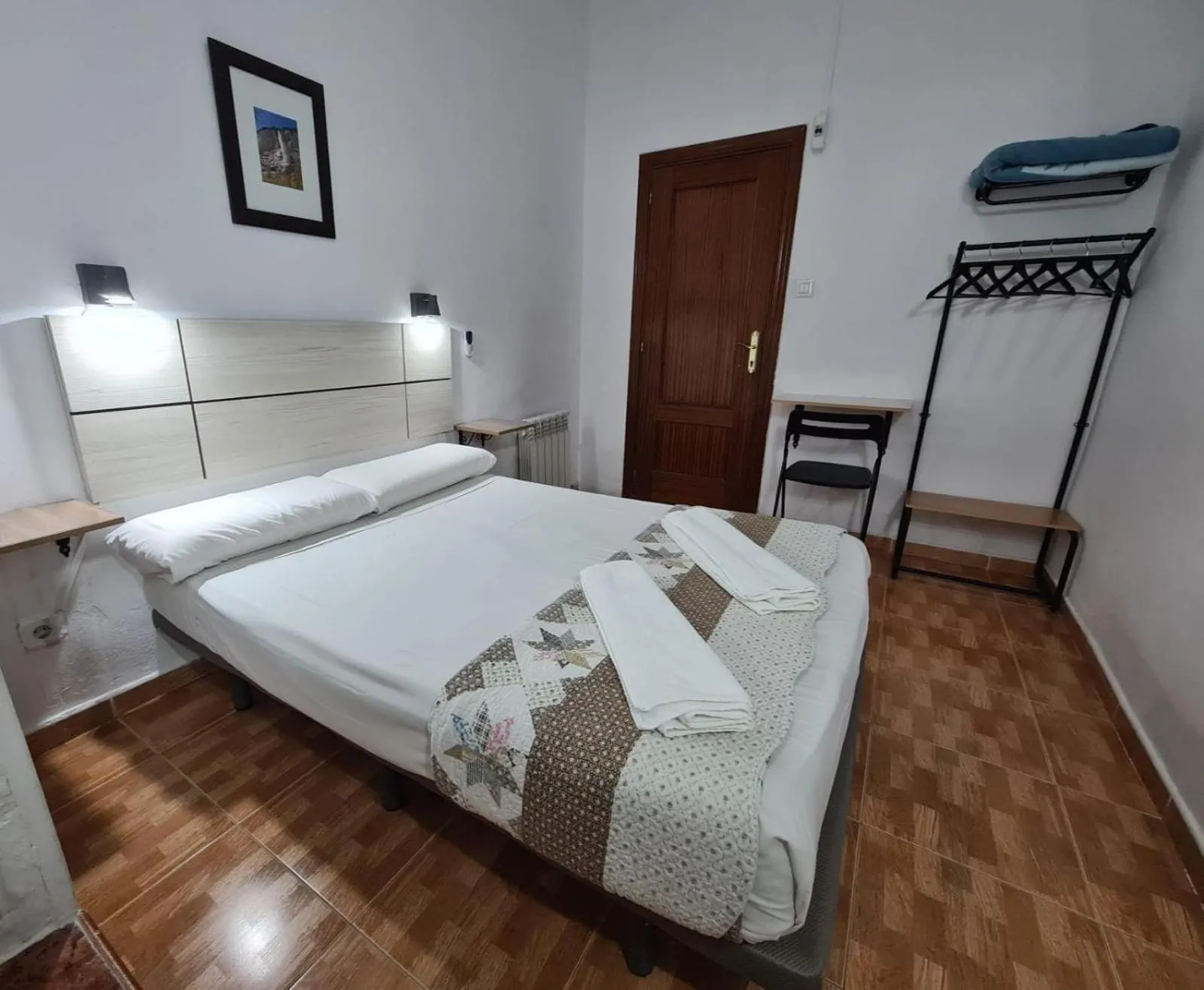 Double Room with Private Bathroom - Non Smoking in Hostal Miami