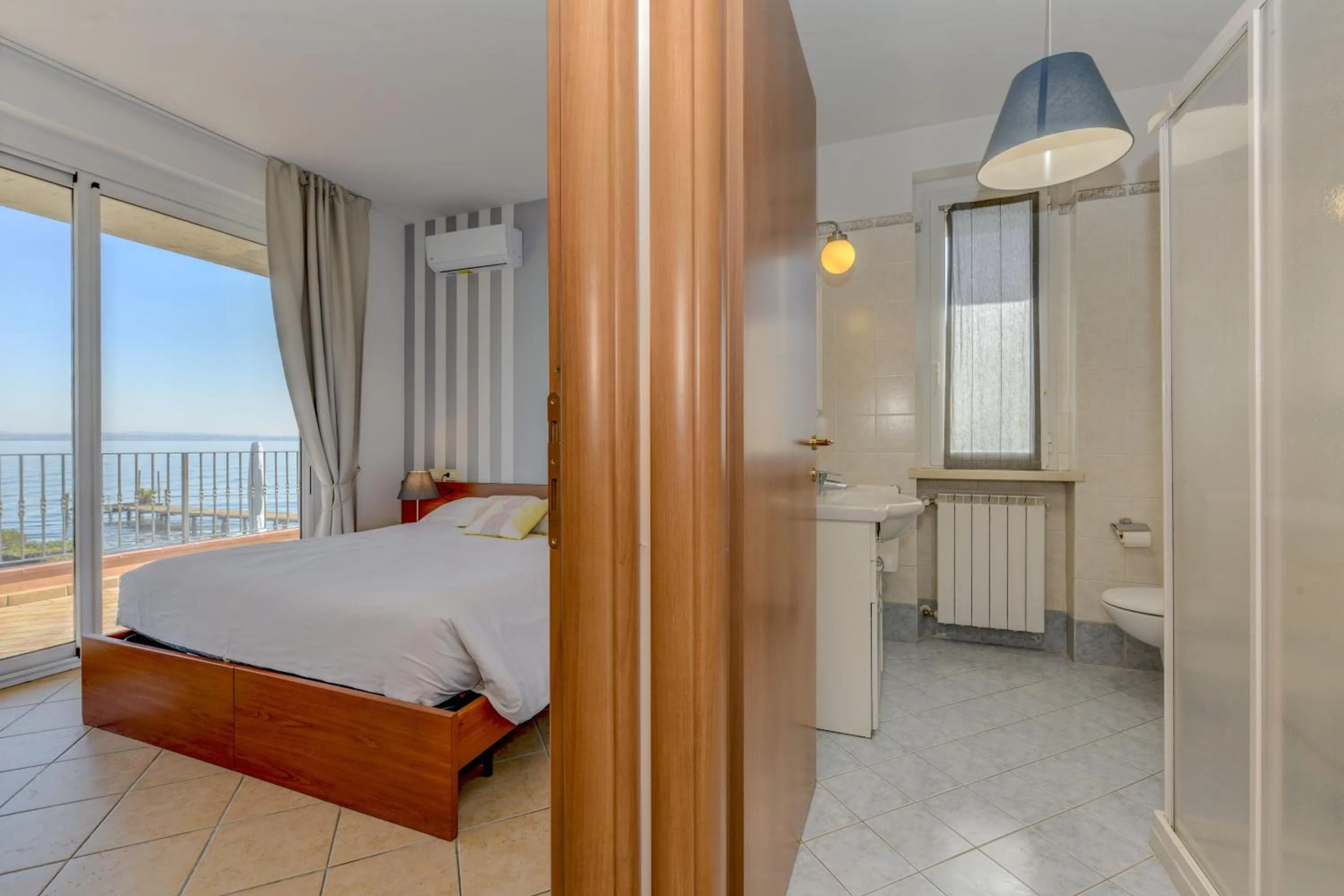 Photo of the whole room, Bed in Casa dei Pescatori