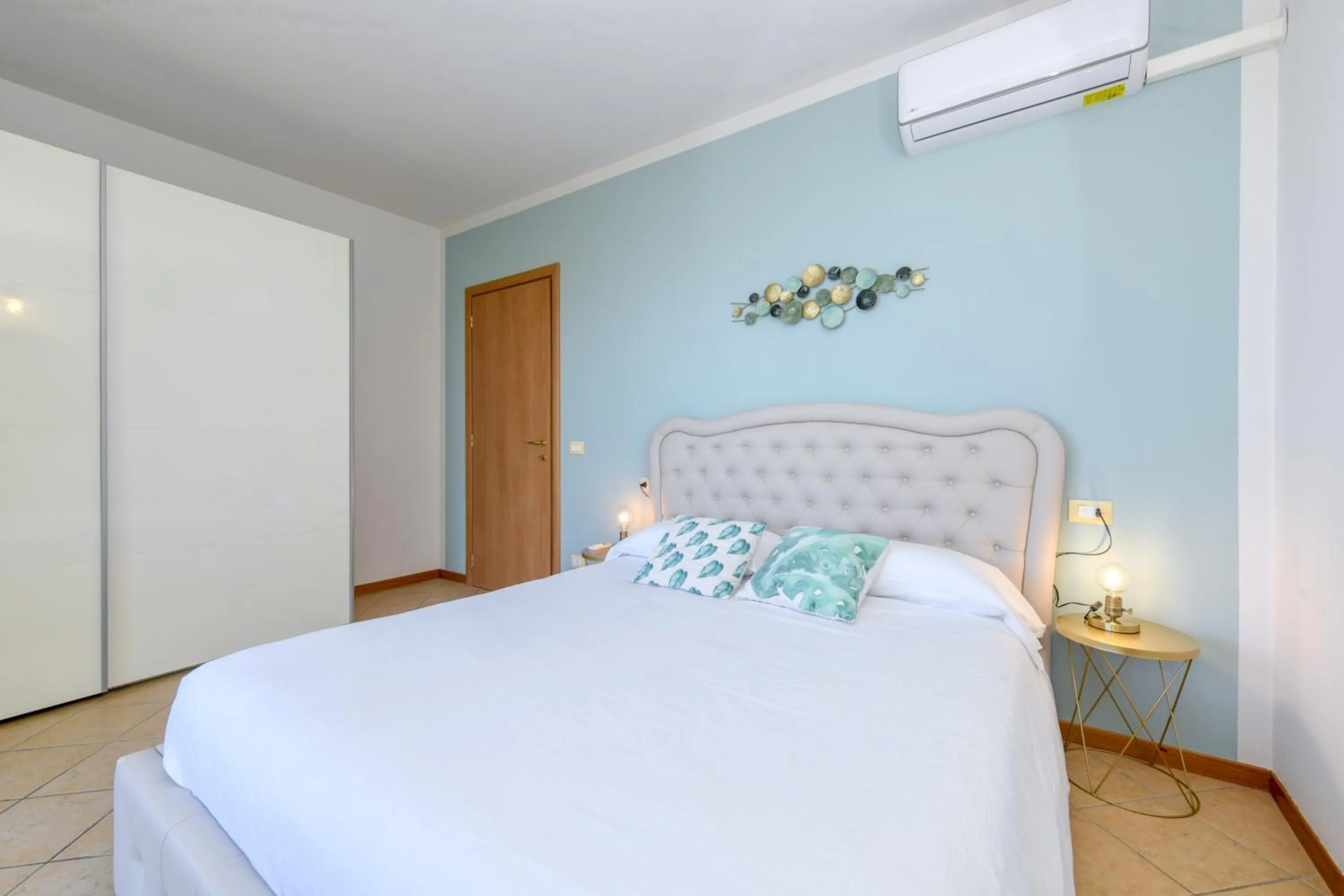 Photo of the whole room, Bed in Casa dei Pescatori