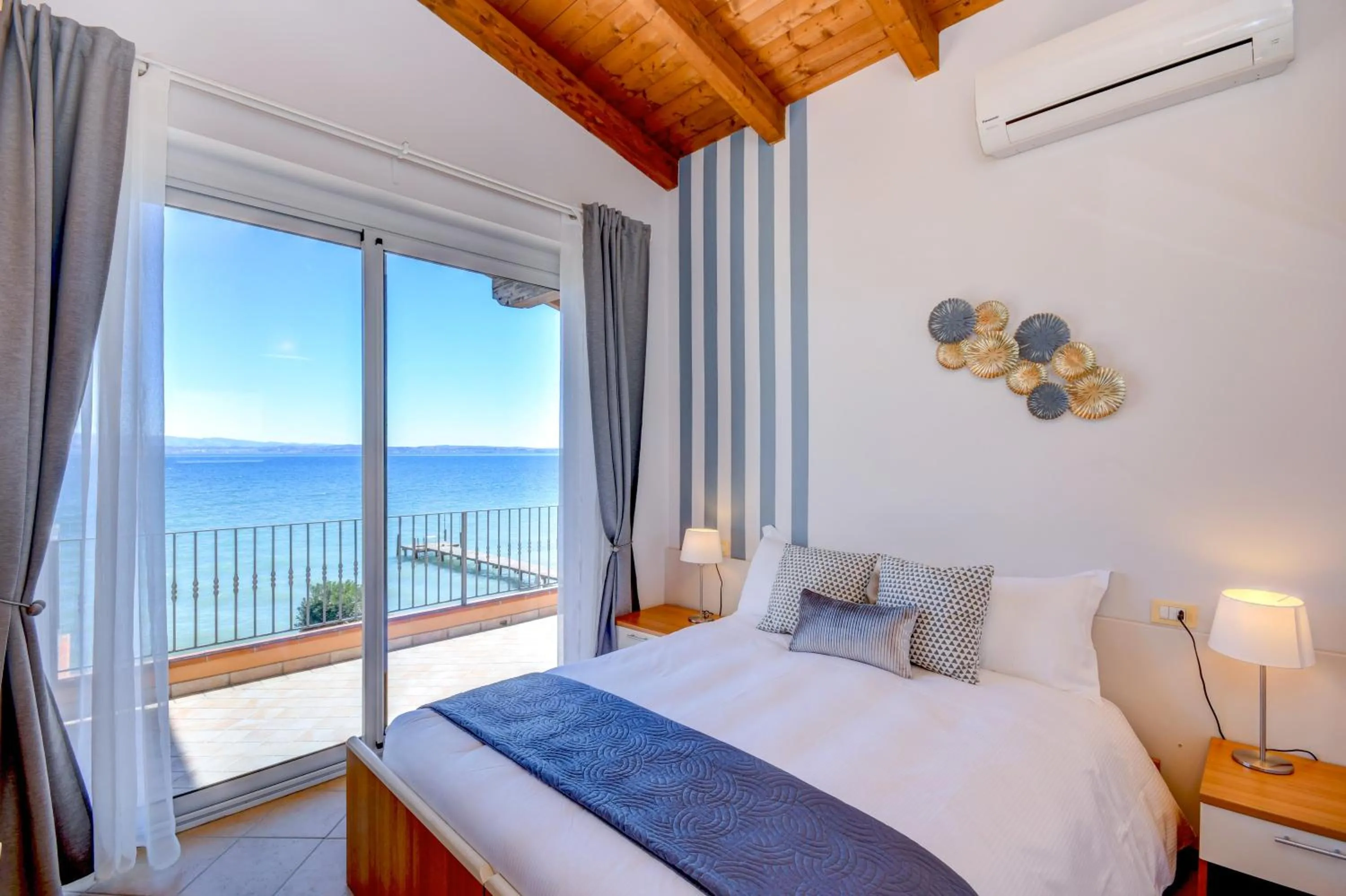 View (from property/room), Bed in Casa dei Pescatori
