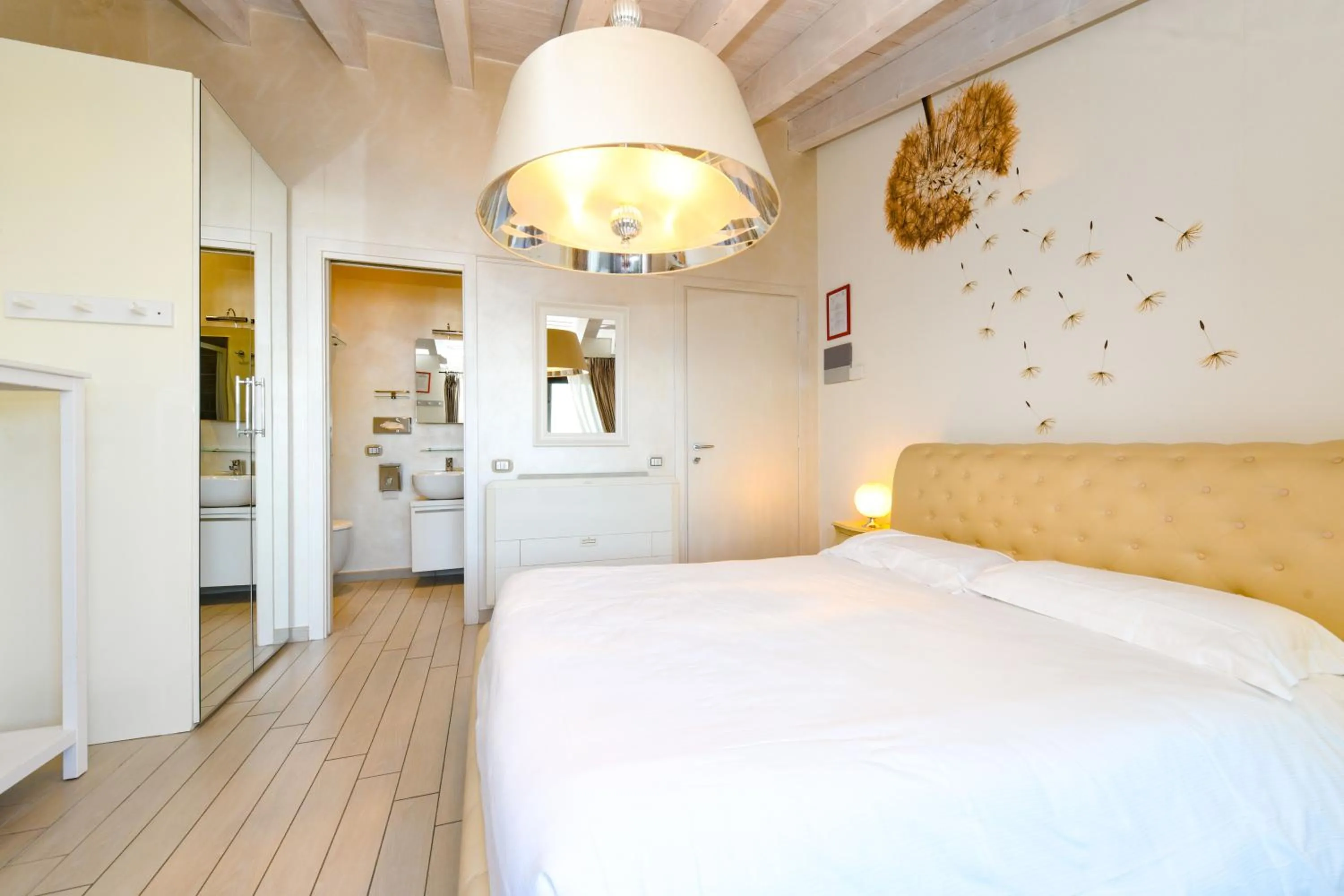 Photo of the whole room, Bed in Casa dei Pescatori