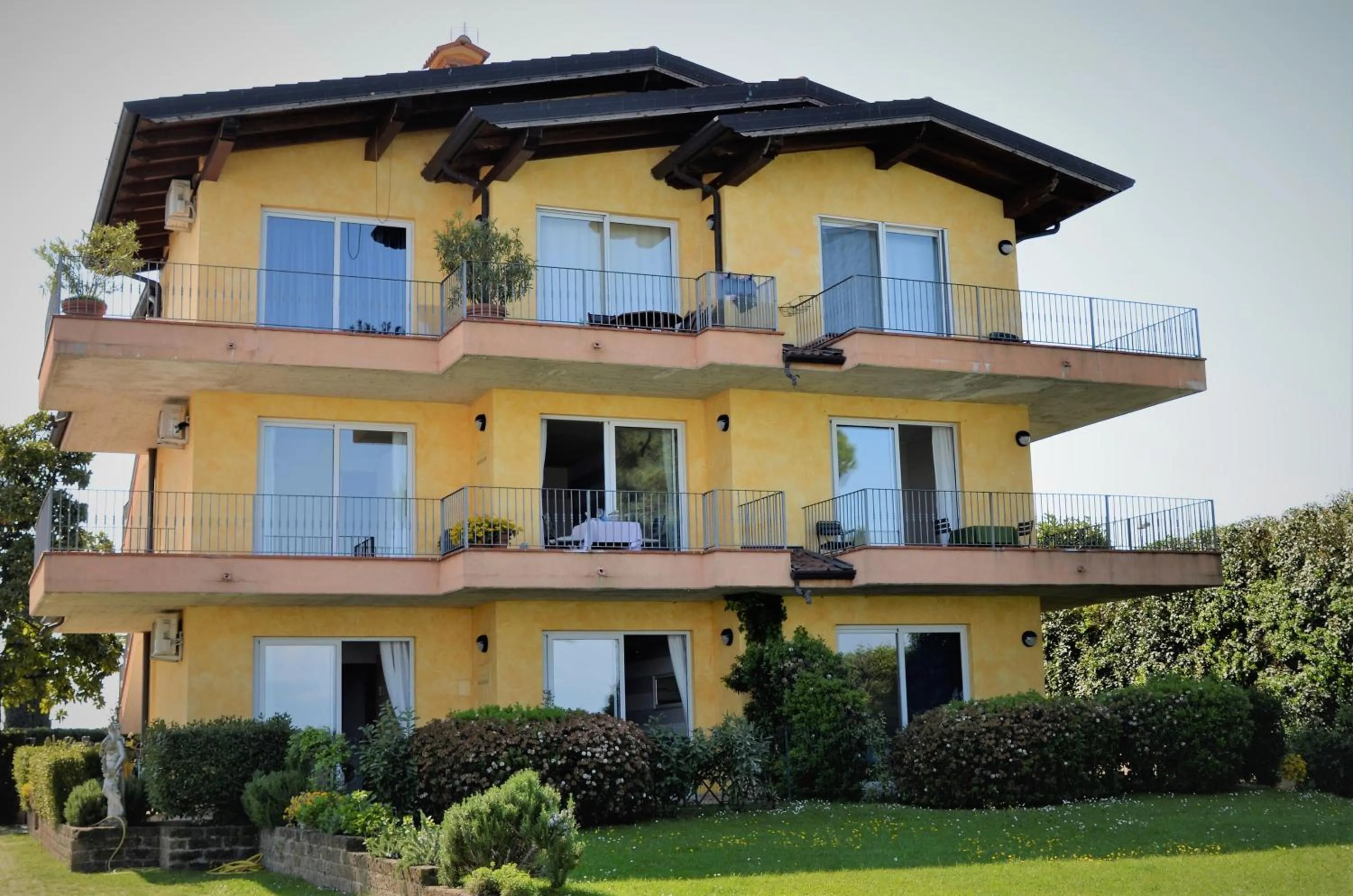 Property building in Casa dei Pescatori