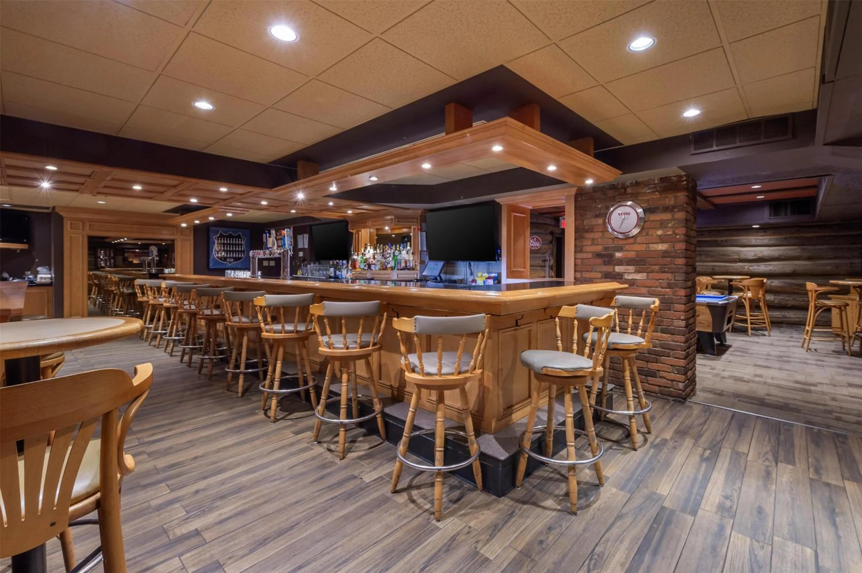 Lounge or bar in Best Western Parkway Inn & Conference Centre