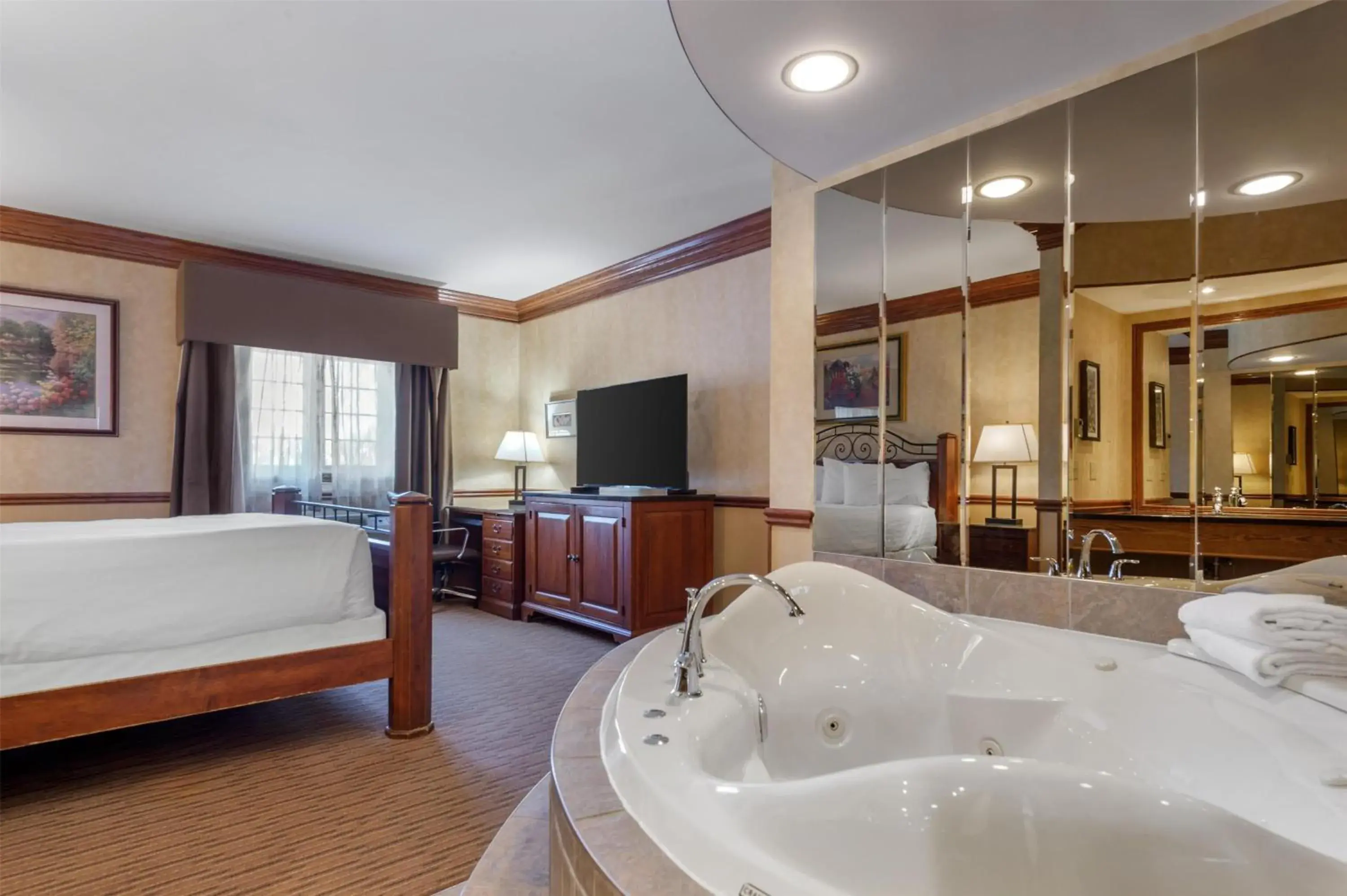 Bedroom, Bed in Best Western Parkway Inn & Conference Centre Bedroom, Bed in Best Western Parkway Inn & Conference Centre