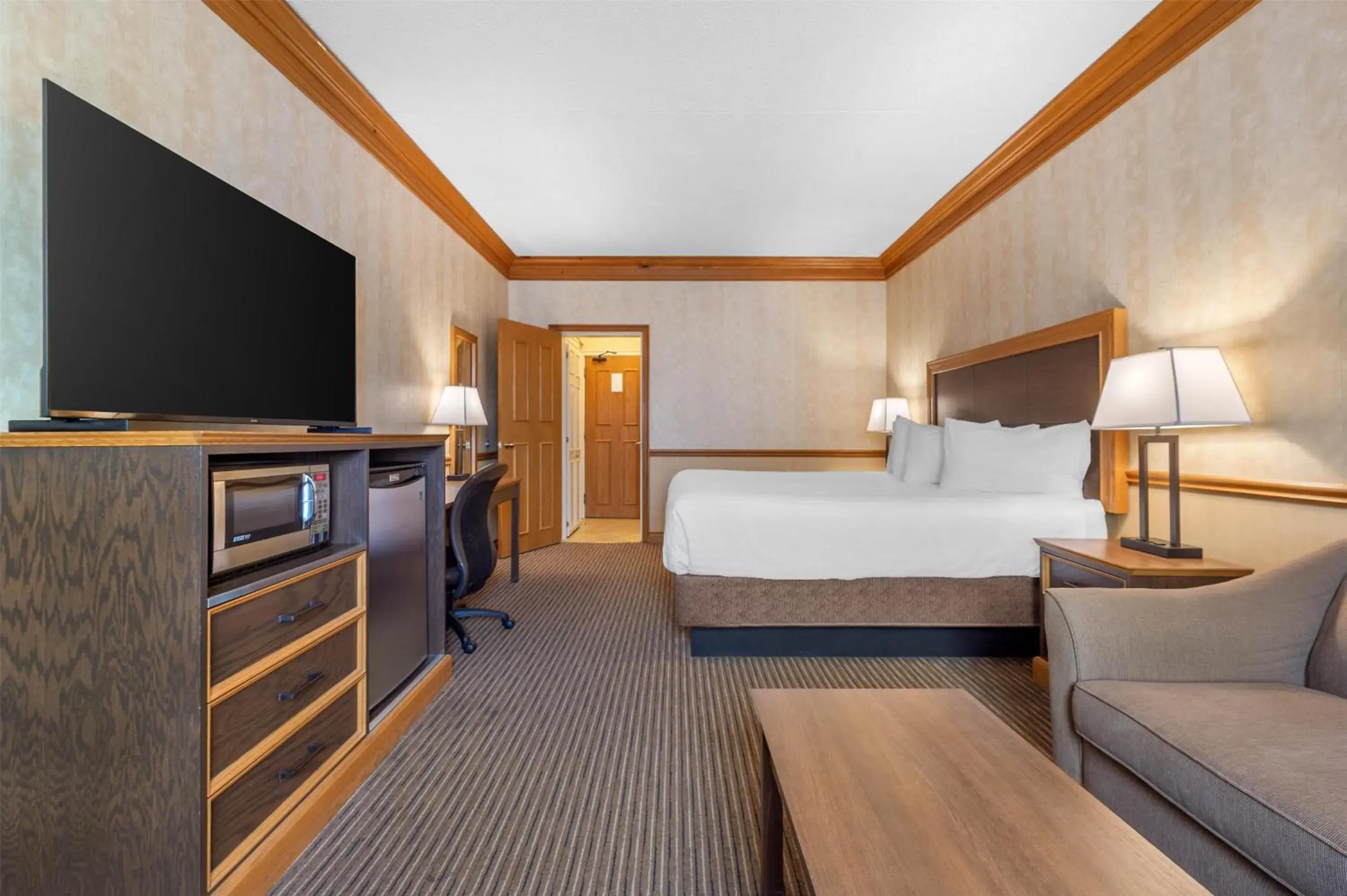 Bedroom, Bed in Best Western Parkway Inn & Conference Centre Bedroom, Bed in Best Western Parkway Inn & Conference Centre