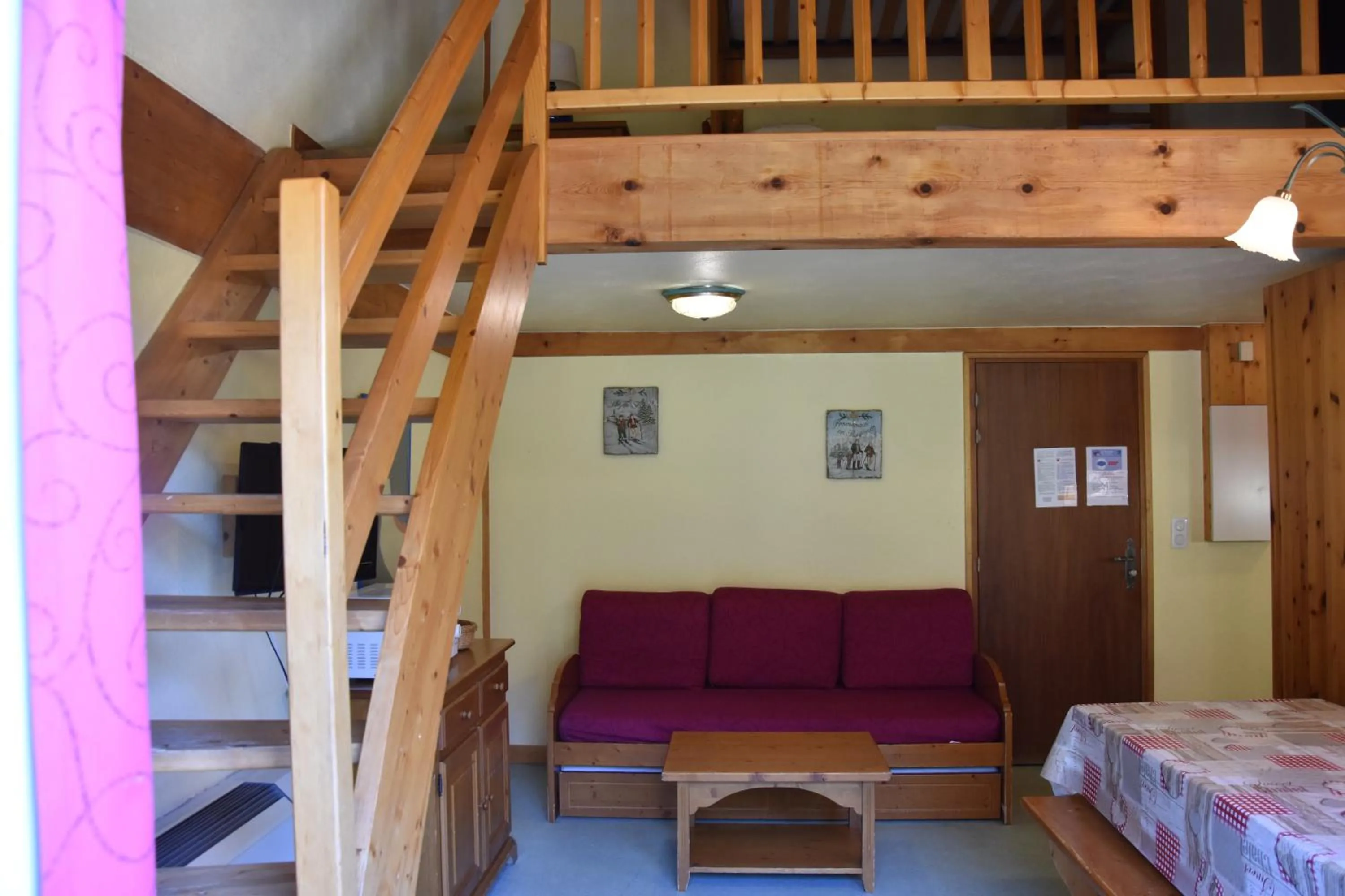 Living room, Bed in Alpes Roc