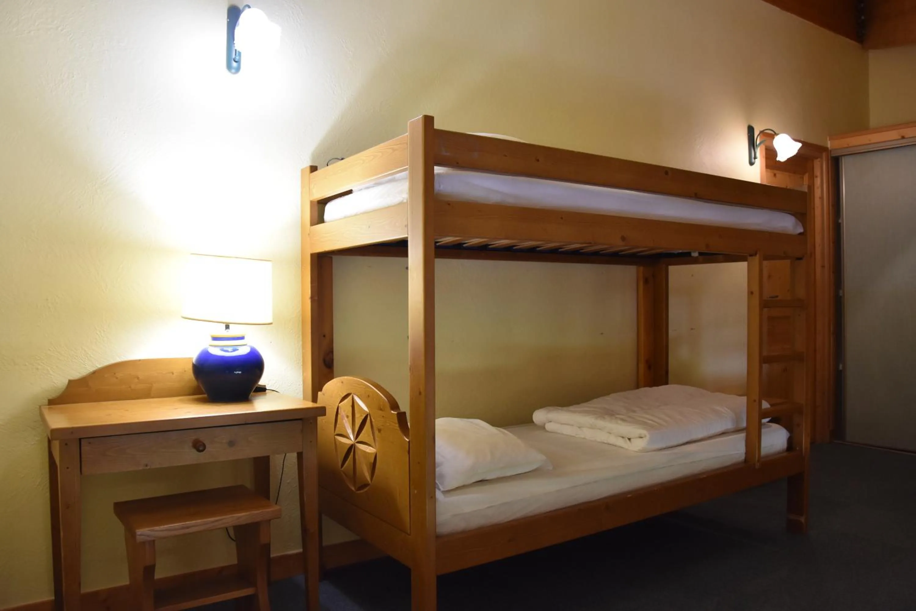 bunk bed, Bed in Alpes Roc