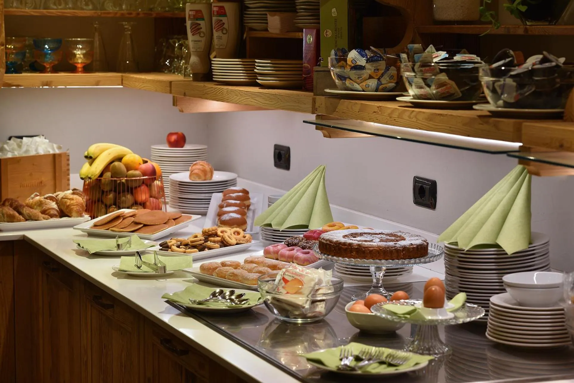 Buffet breakfast in Hotel San Giovanni