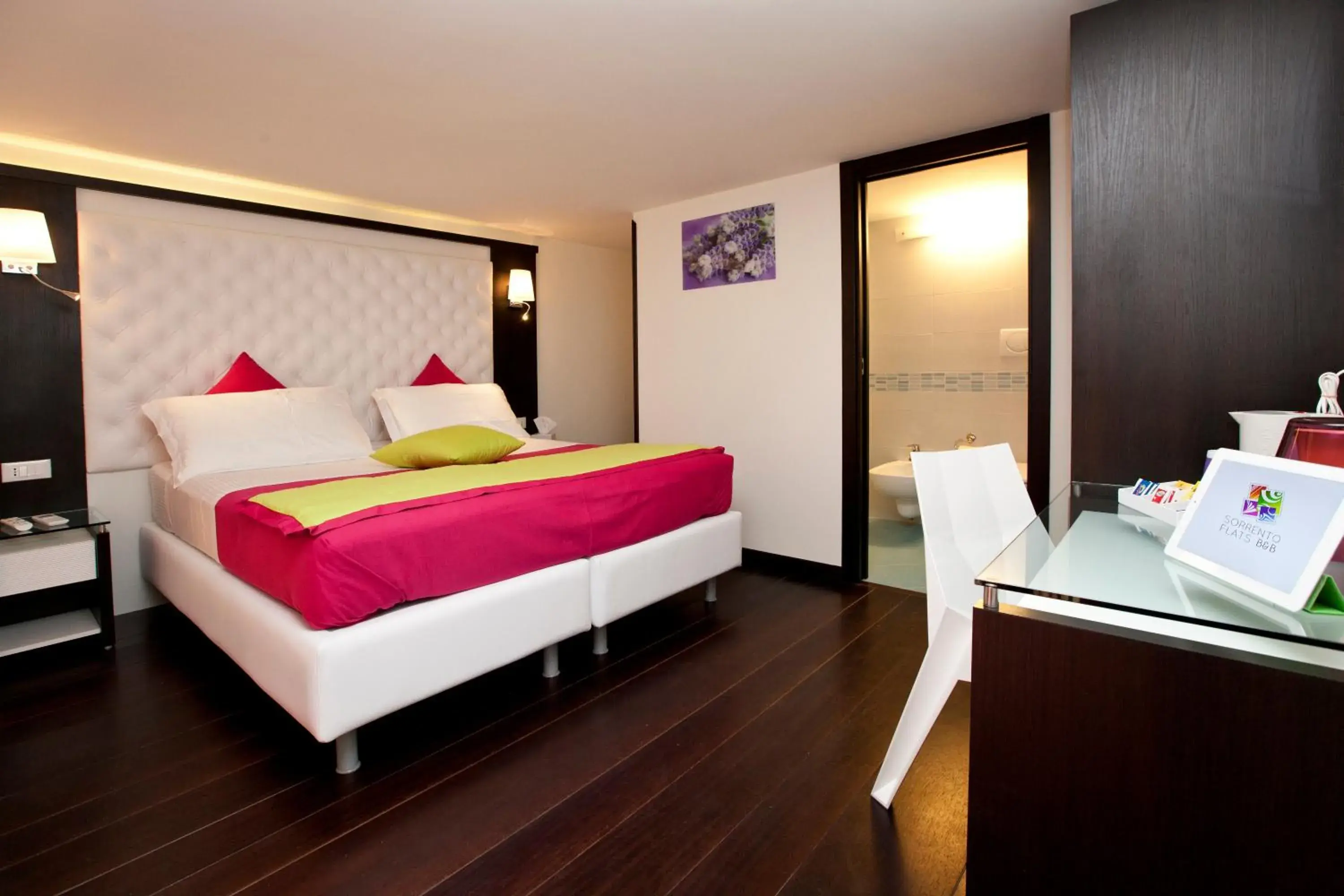 Bed in Sorrento Flats Bed in Sorrento Flats